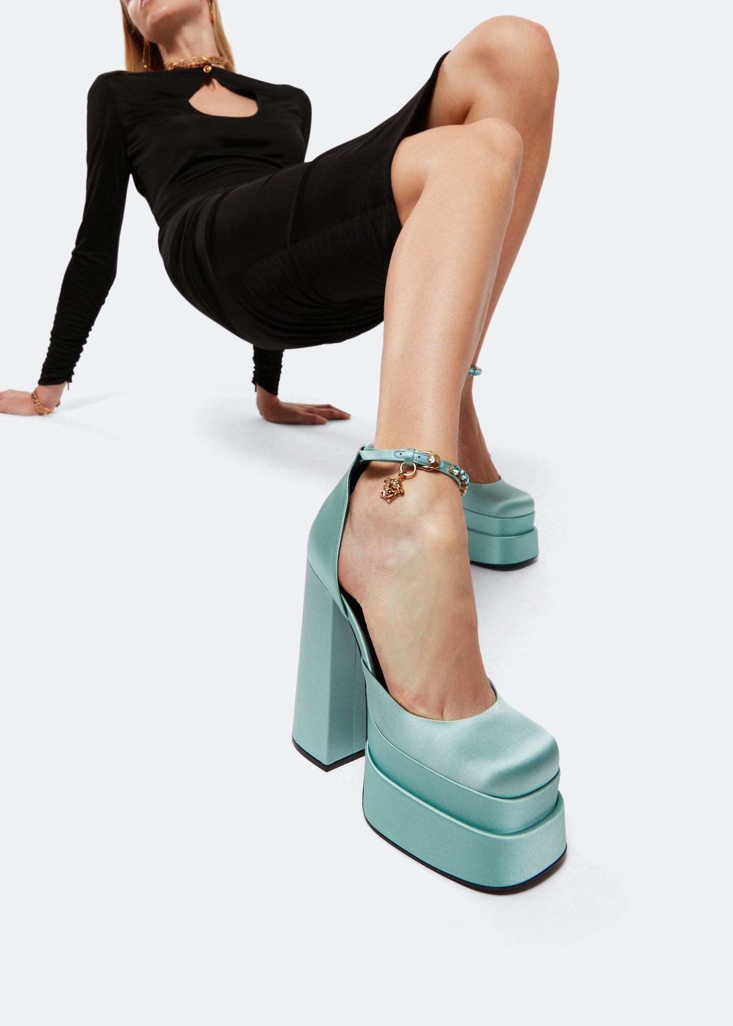 Medusa Aevitas platform pumps, Blue 
Medusa Aevitas platform pumps, Blue
