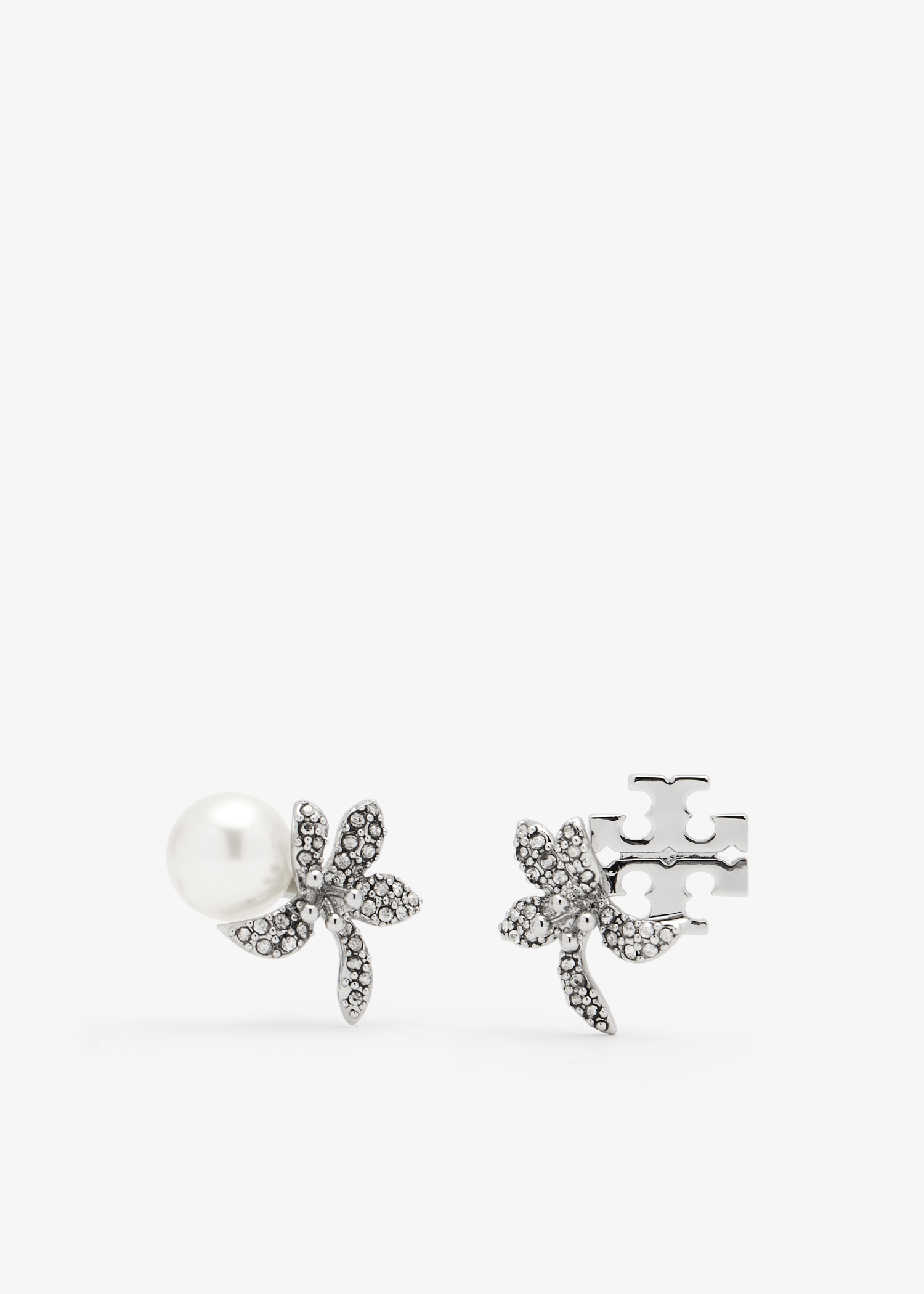 Moondance pearl and flower stud earrings, Silver
Moondance pearl and flower stud earrings, Silver