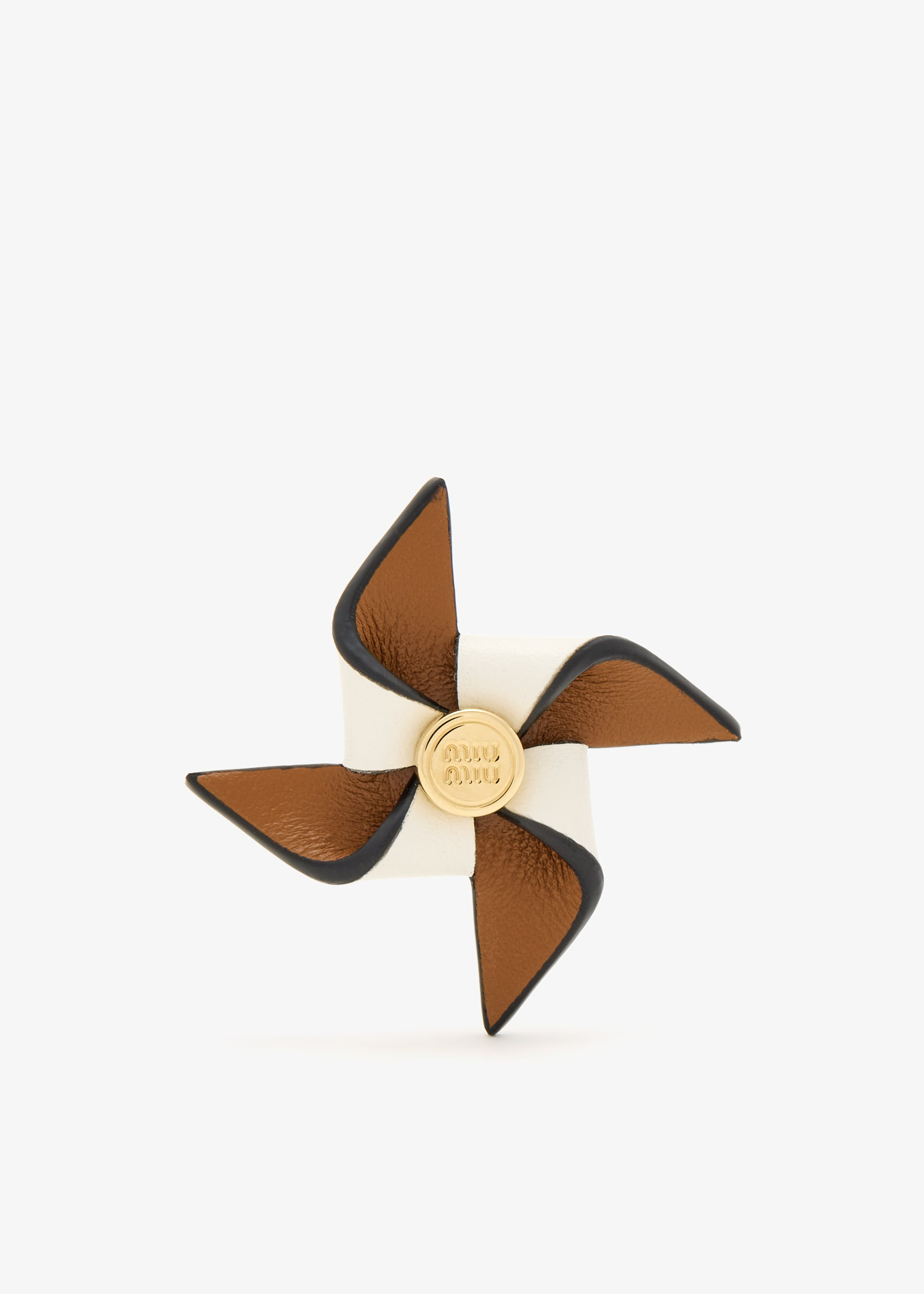 Leather pinwheel brooch, Brown
Leather pinwheel brooch, Brown