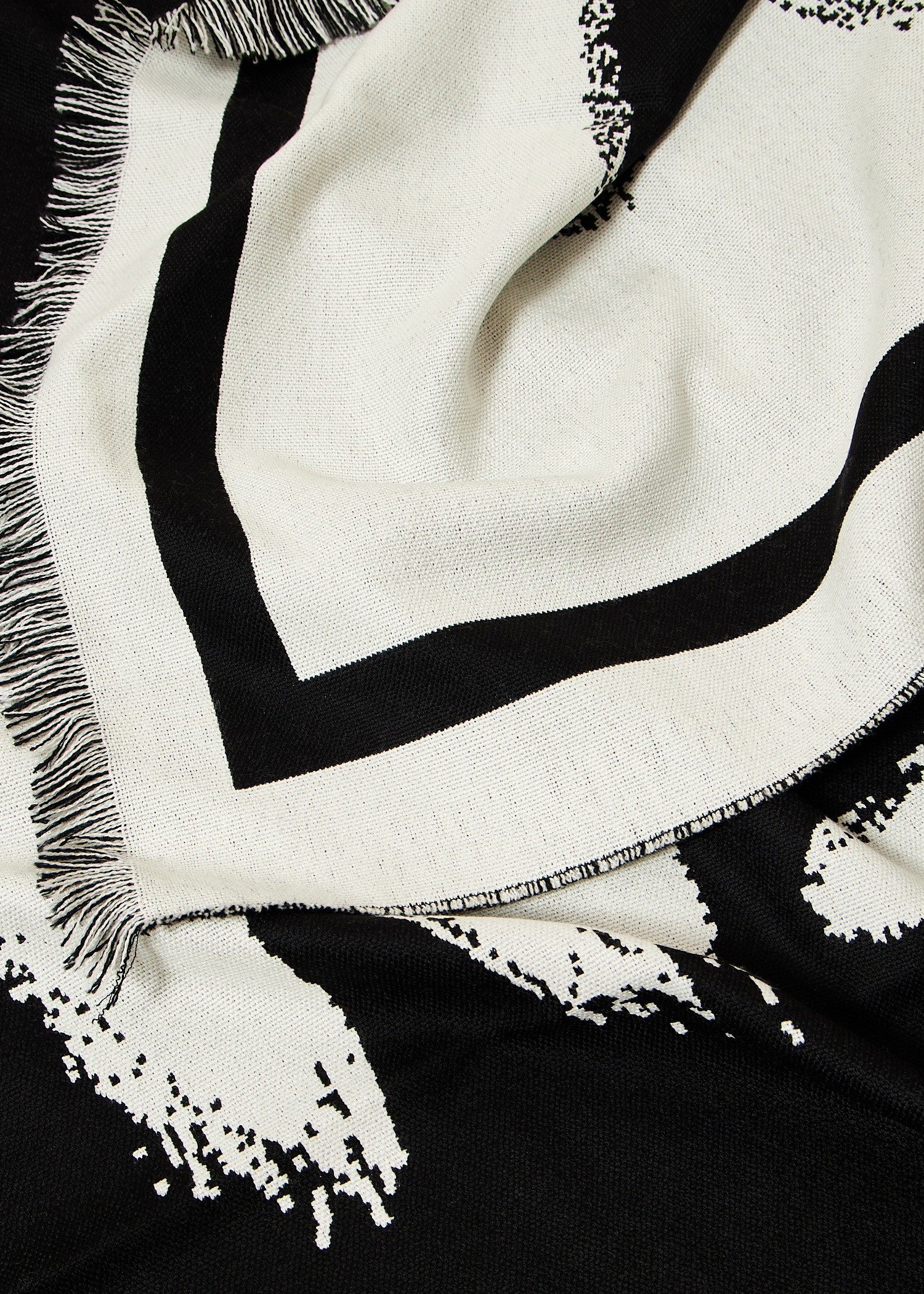 Graffiti scarf, Black
Graffiti scarf, Black