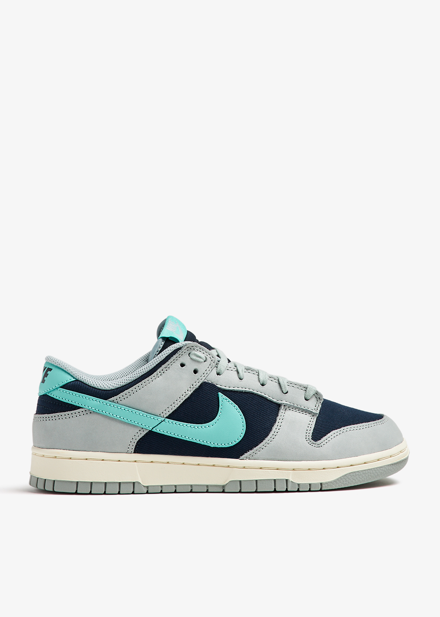 Dunk Low Retro PRM sneakers, Grey
Dunk Low Retro PRM sneakers, Grey