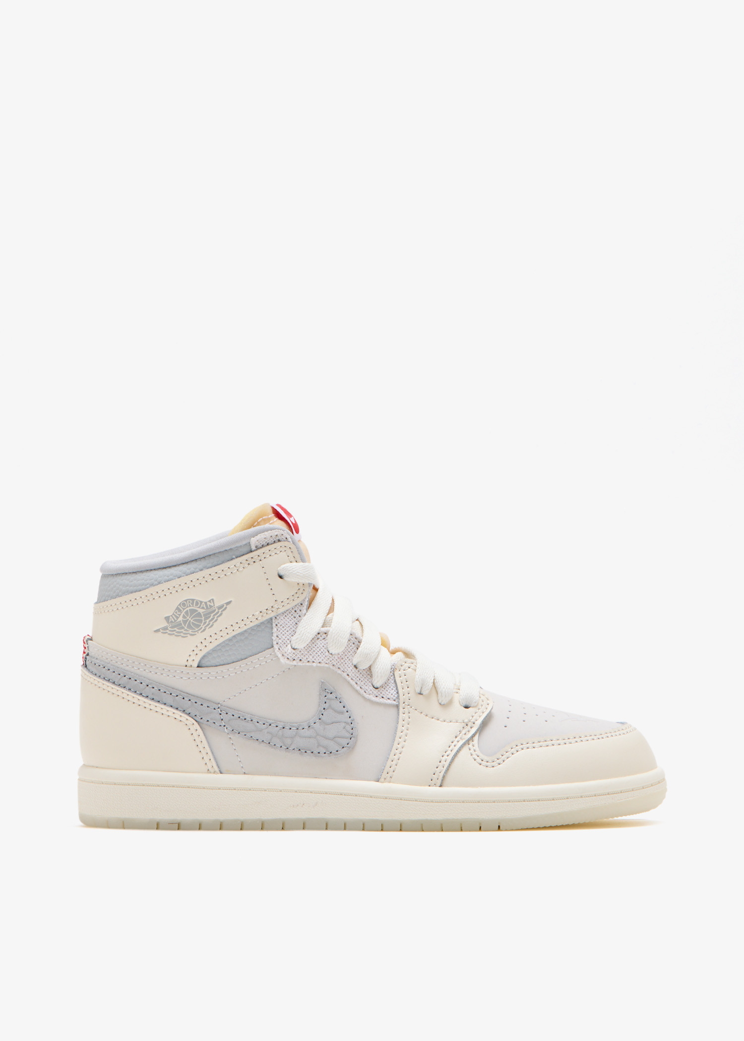 Jordan 1 Retro High OG sneakers, Cream
Jordan 1 Retro High OG sneakers, Cream