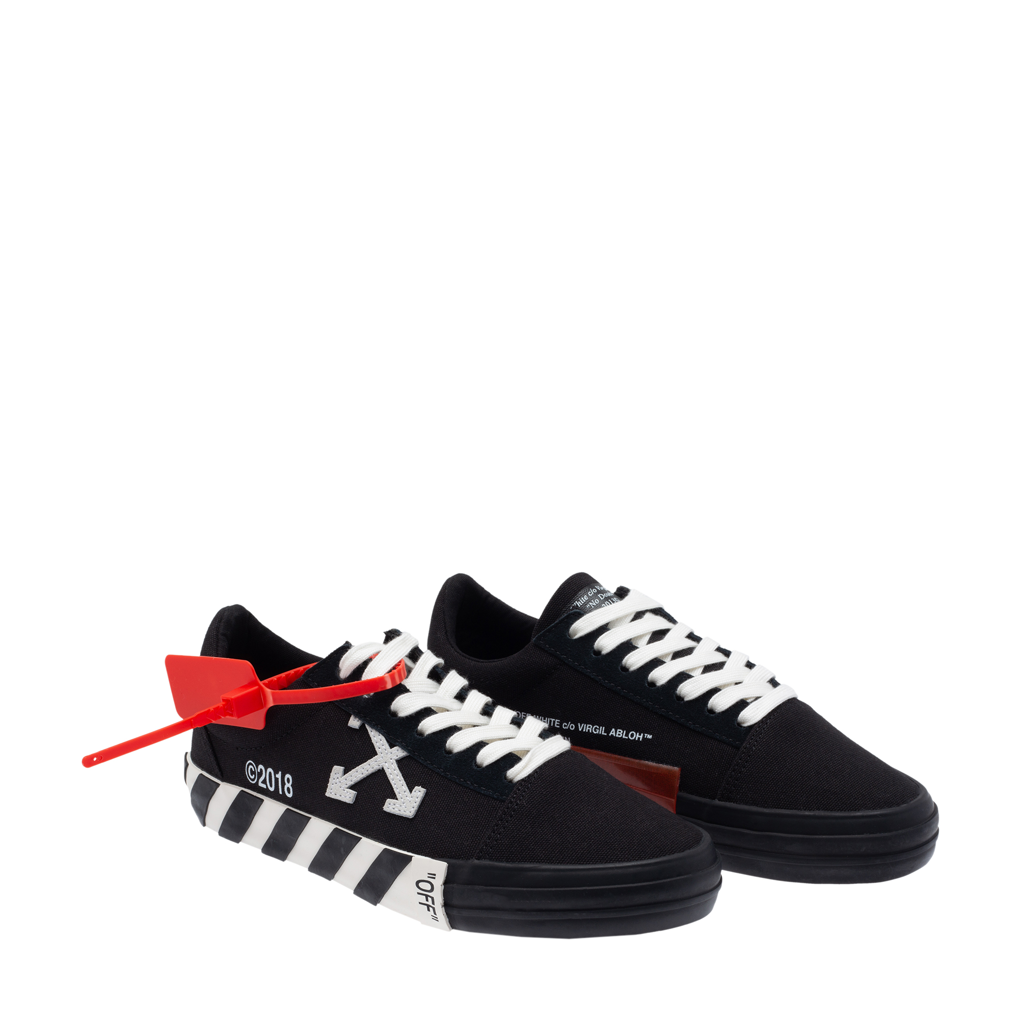 Arrow striped sneakers, Black
Arrow striped sneakers, Black