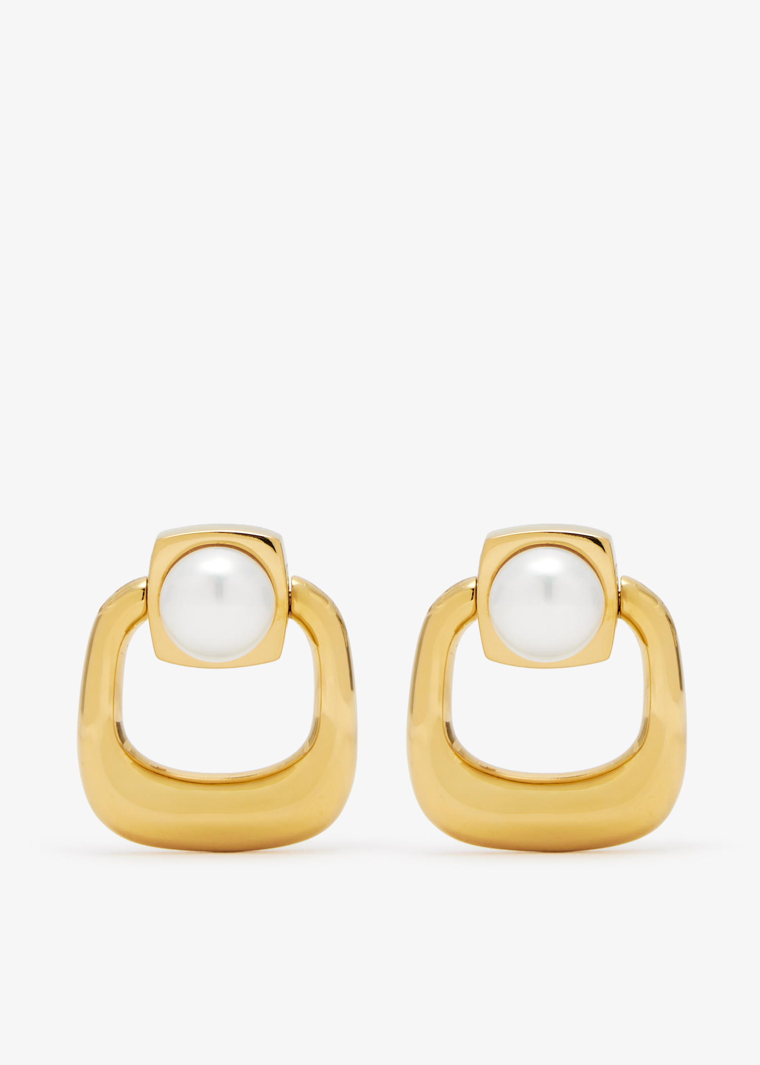 Button Pearl Statement stud earrings, Gold
Button Pearl Statement stud earrings, Gold