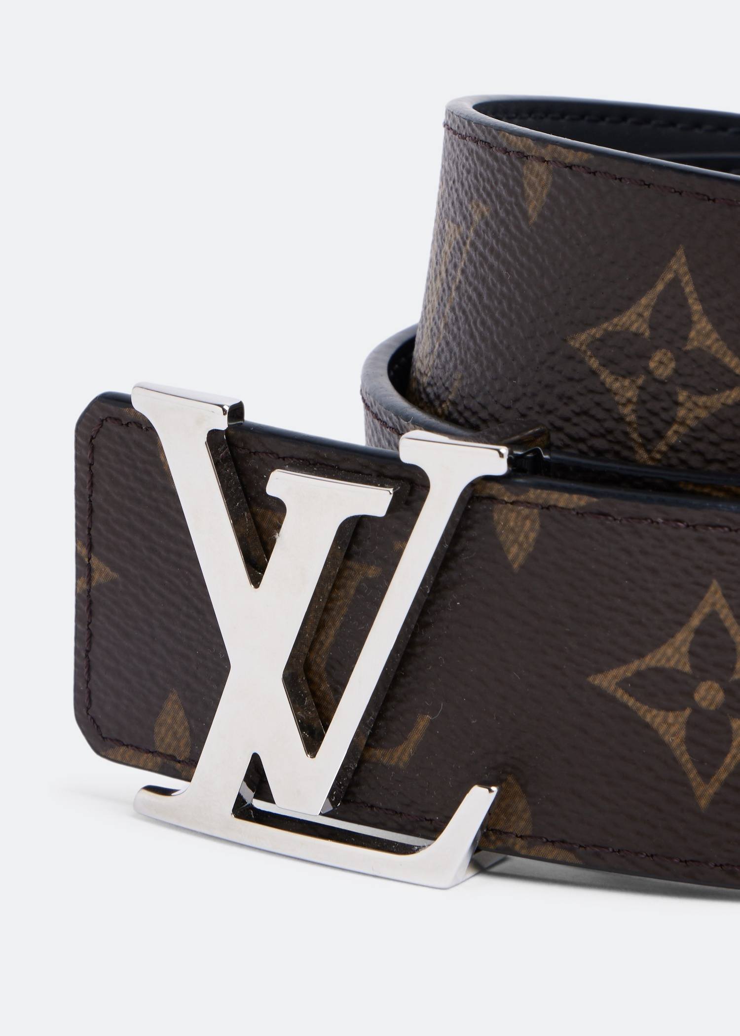 Louis Vuitton Monogram LV Initials 40MM Reversible Belt in Brown Canvas Leather
Louis Vuitton Monogram LV Initials 40MM Reversible Belt in Brown Canvas Leather
