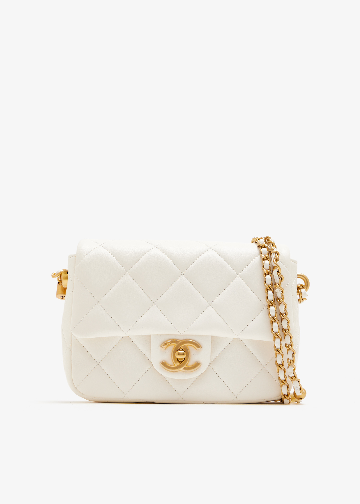 Classic Mini Pearl Flap shoulder bag, White
Classic Mini Pearl Flap shoulder bag, White