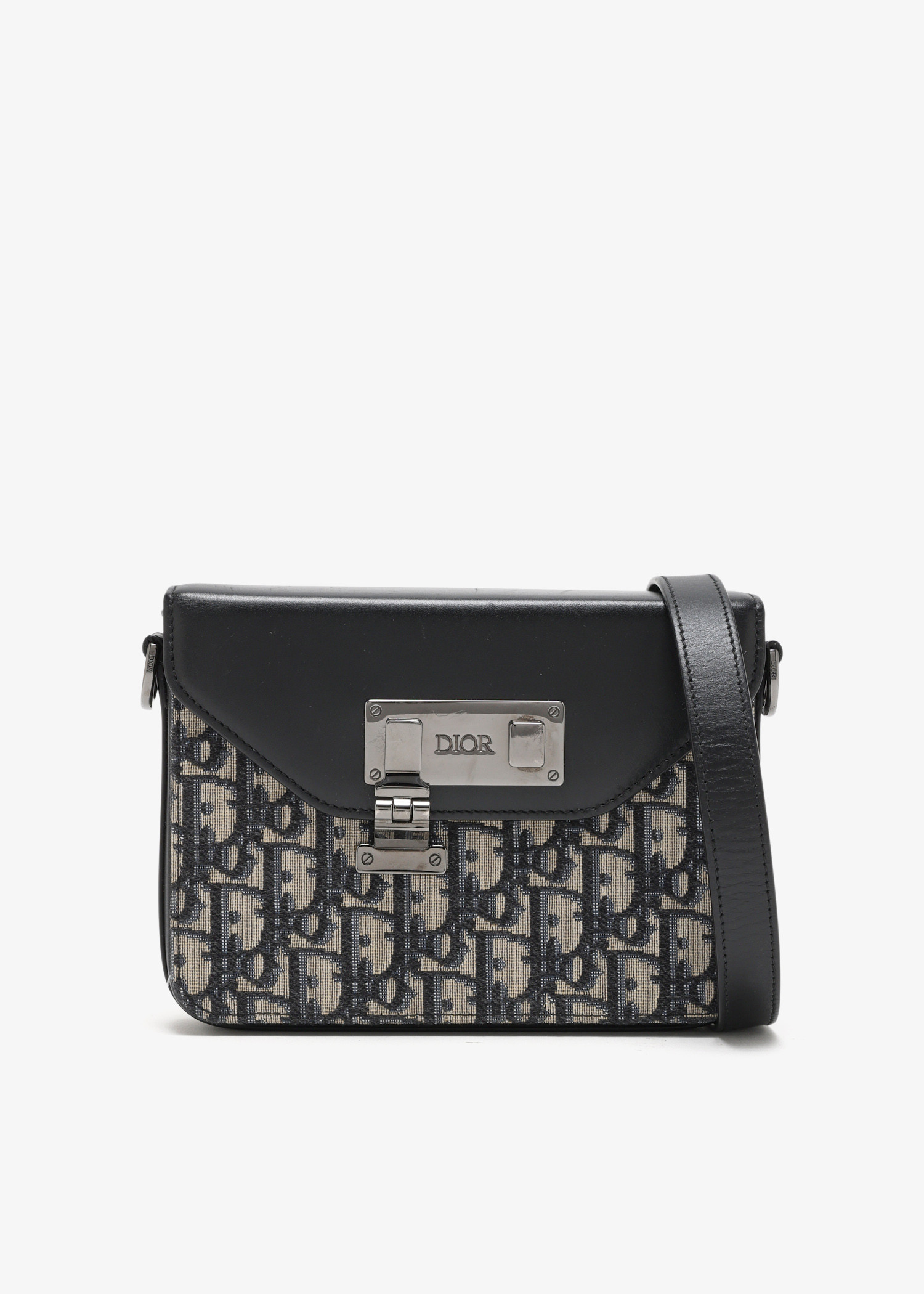 Oblique Lock messenger bag, Black
Oblique Lock messenger bag, Black