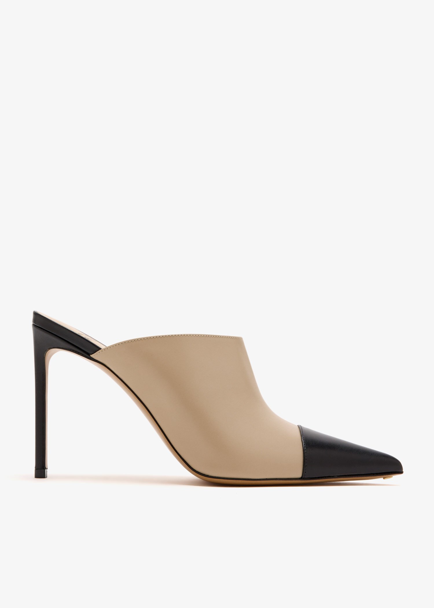 Cap-toe mules, Beige
Cap-toe mules, Beige