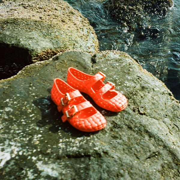 Shop Luxury Designers Shoes & Bags in Kuwait Level Shoes