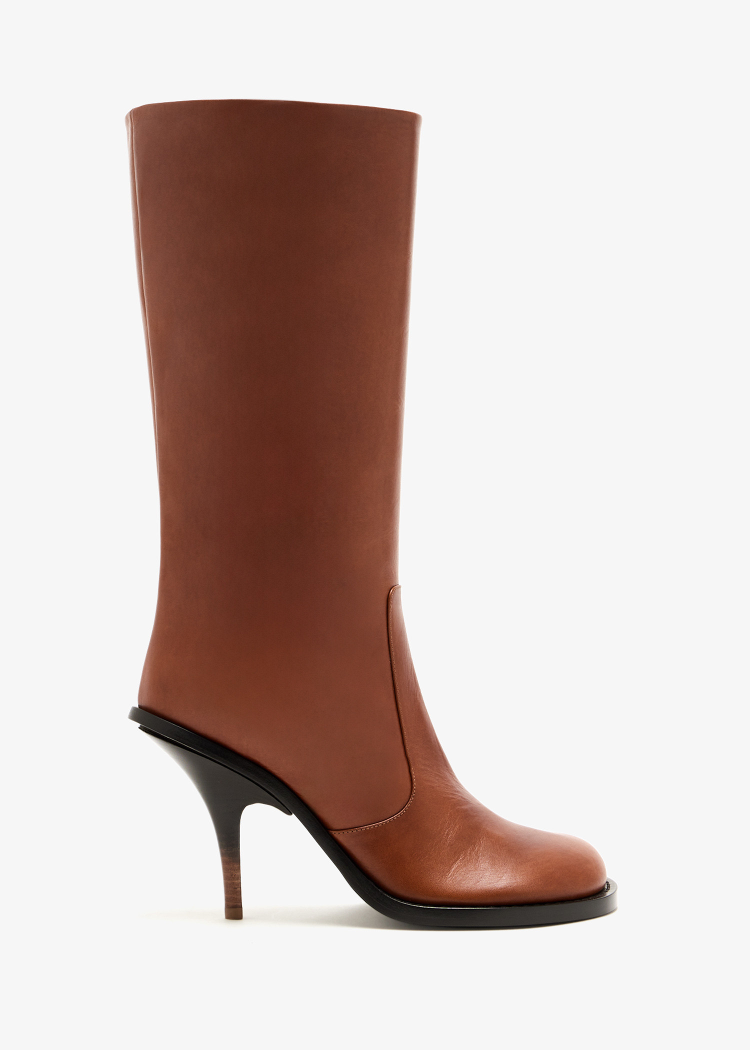 

Round-toe leather boots, Brown