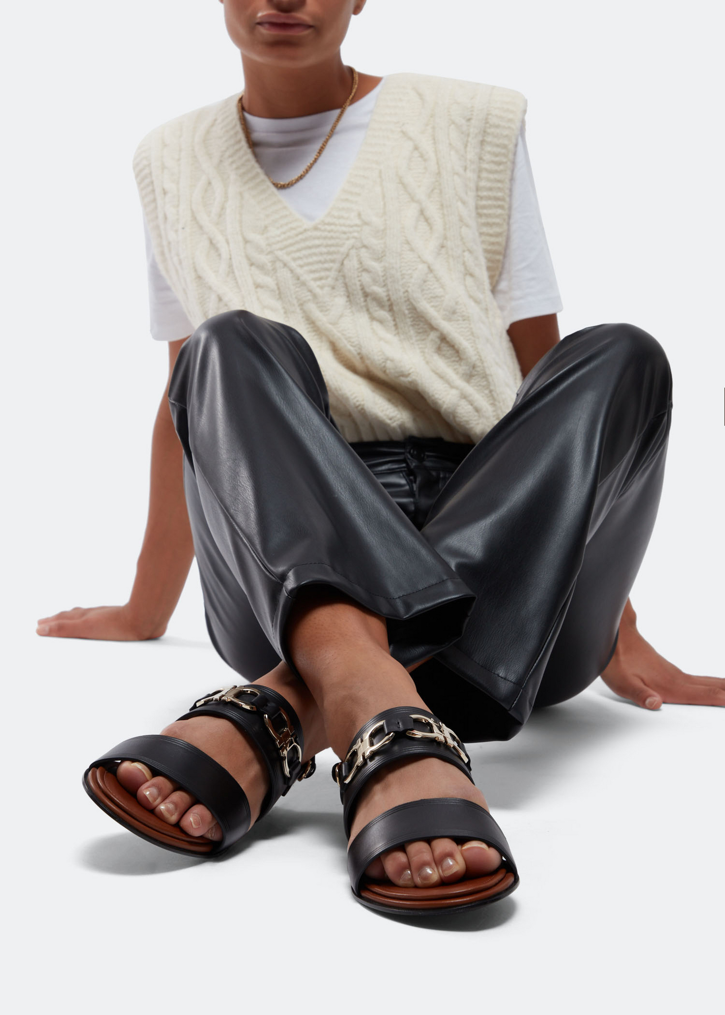 

Chaim 10 sandals, Black