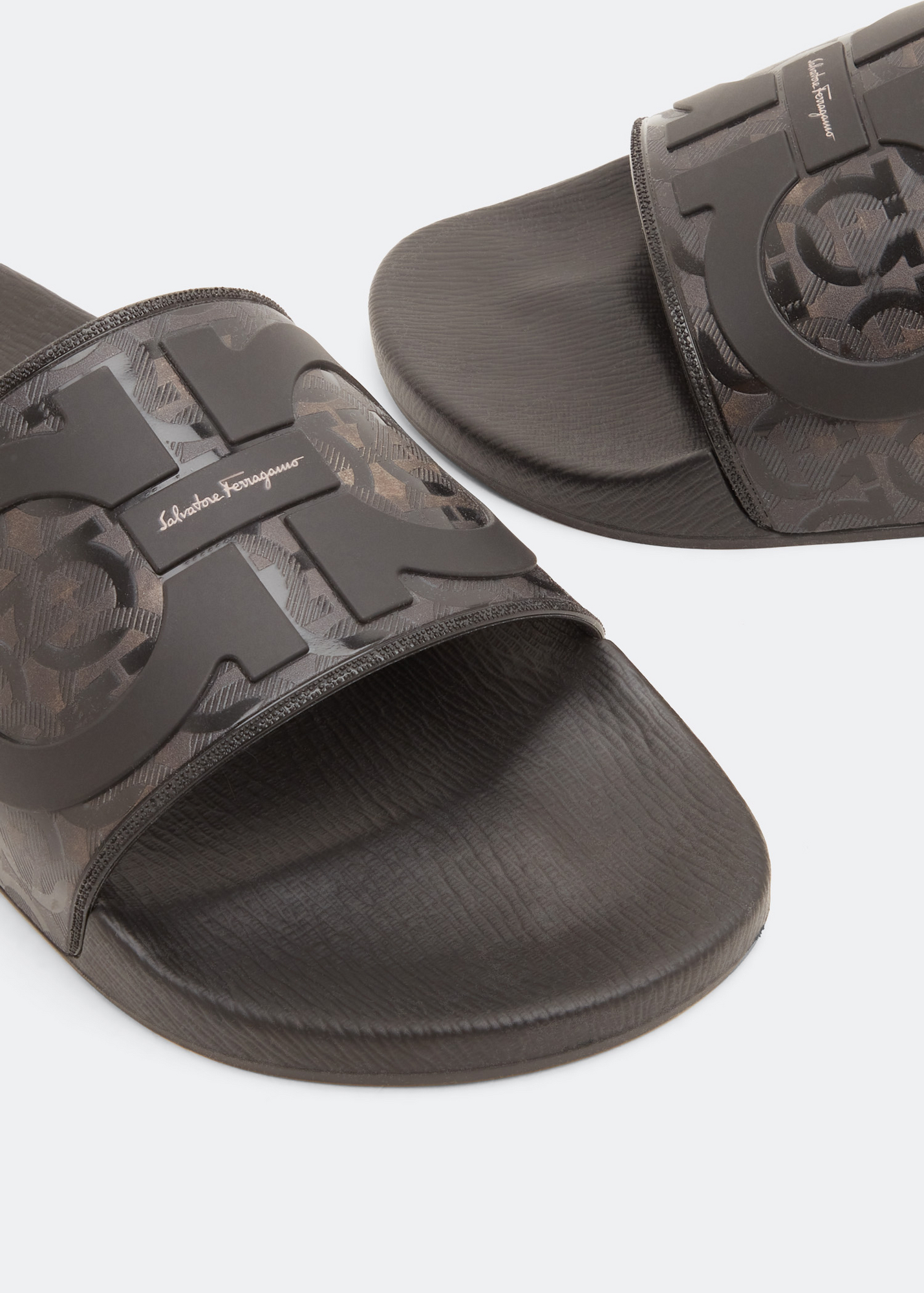 

Groove 16 slides, Grey