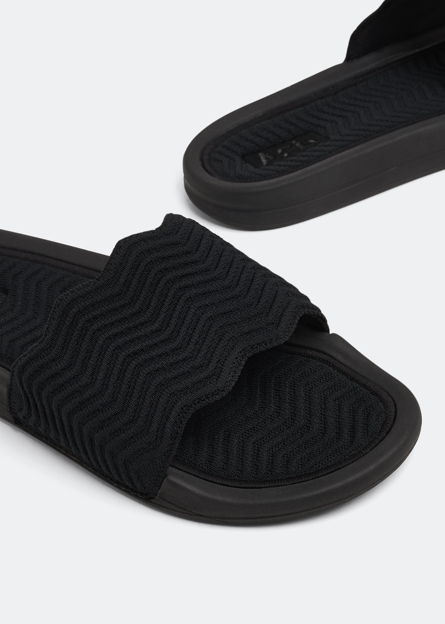 

TechLoom ZigZag slides, Black