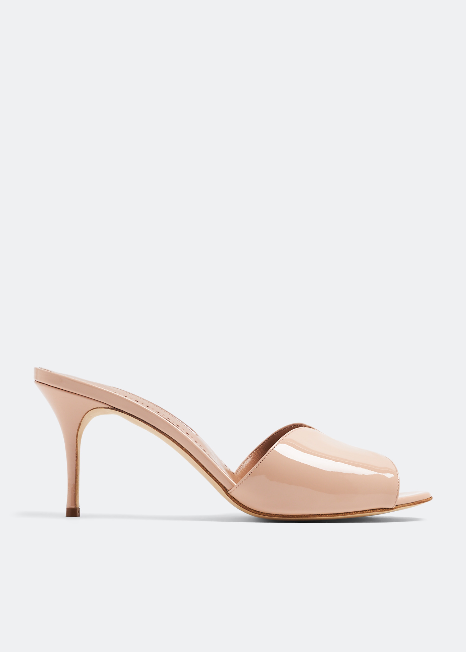 

Houramu patent sandals, Beige