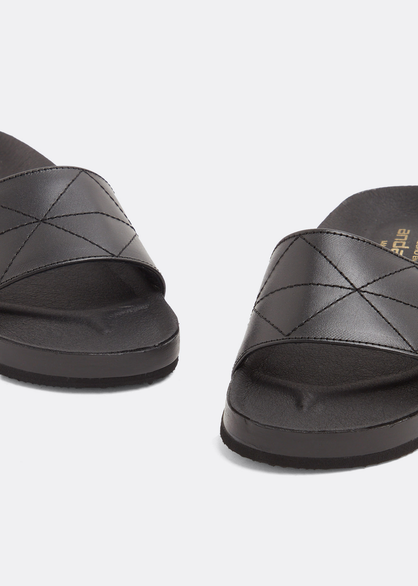 

Piso Micro Ventosa slides, Black