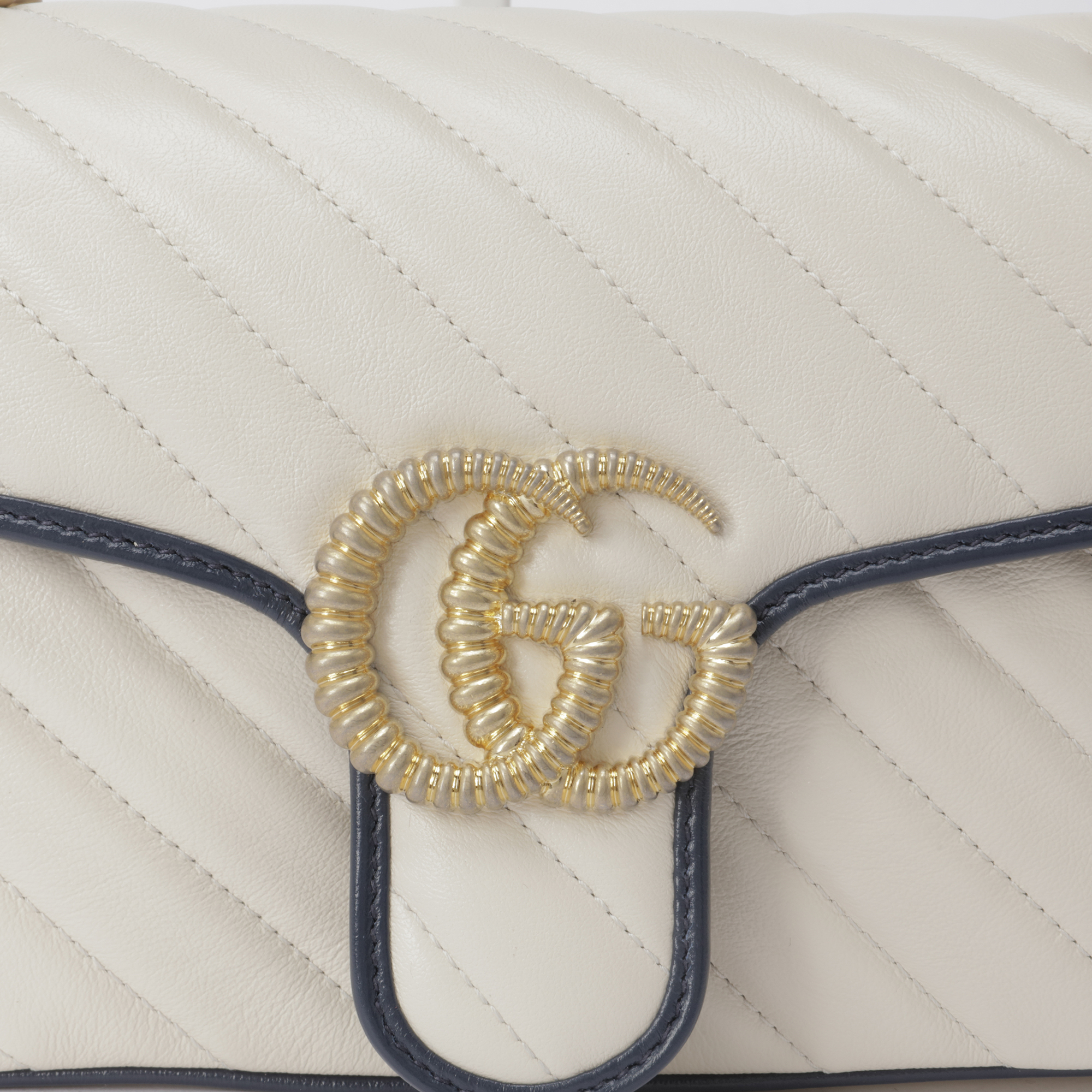 

GG Marmont 2 bag, White