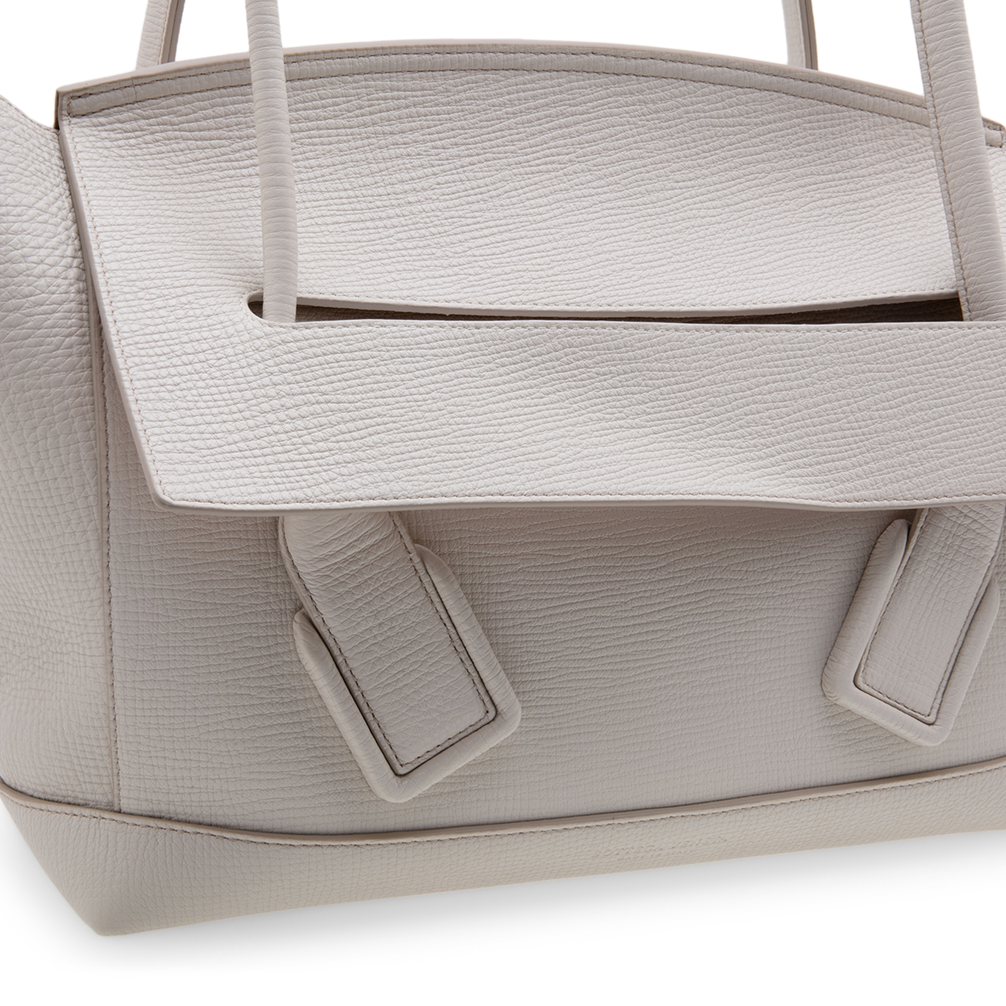 

The Arco 48 bag, White