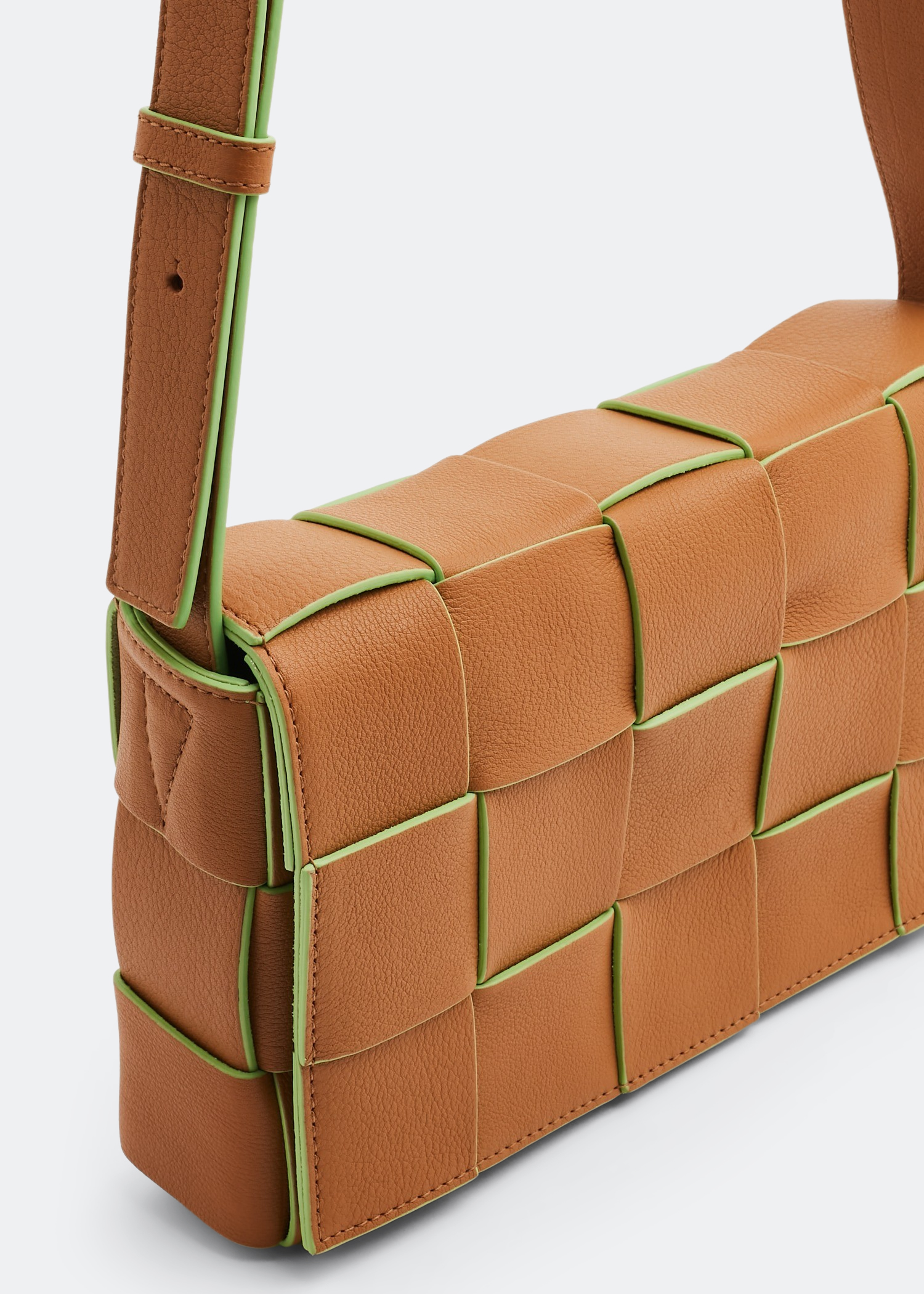 

Cassette bag, Brown
