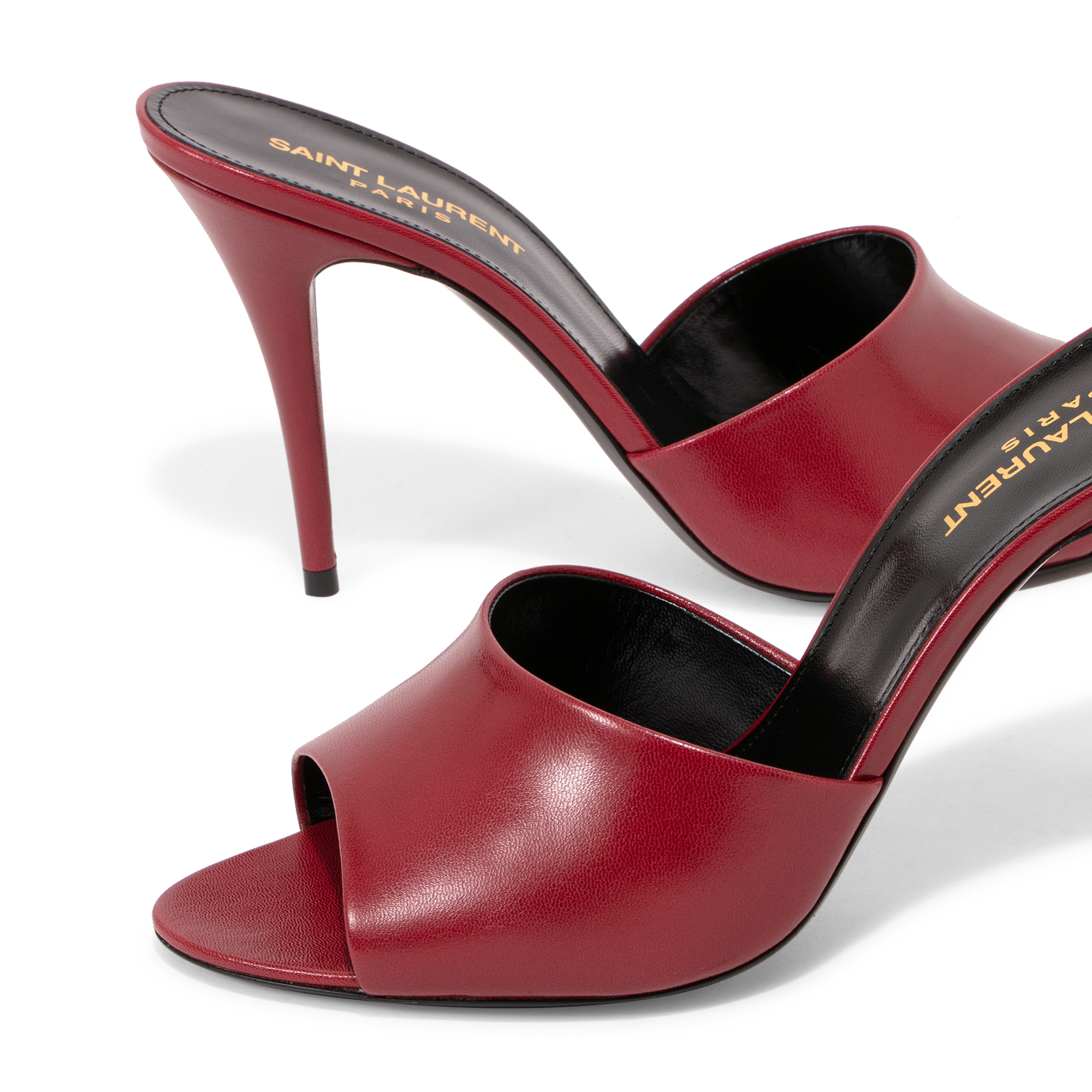 

LA 16 mules, Red
