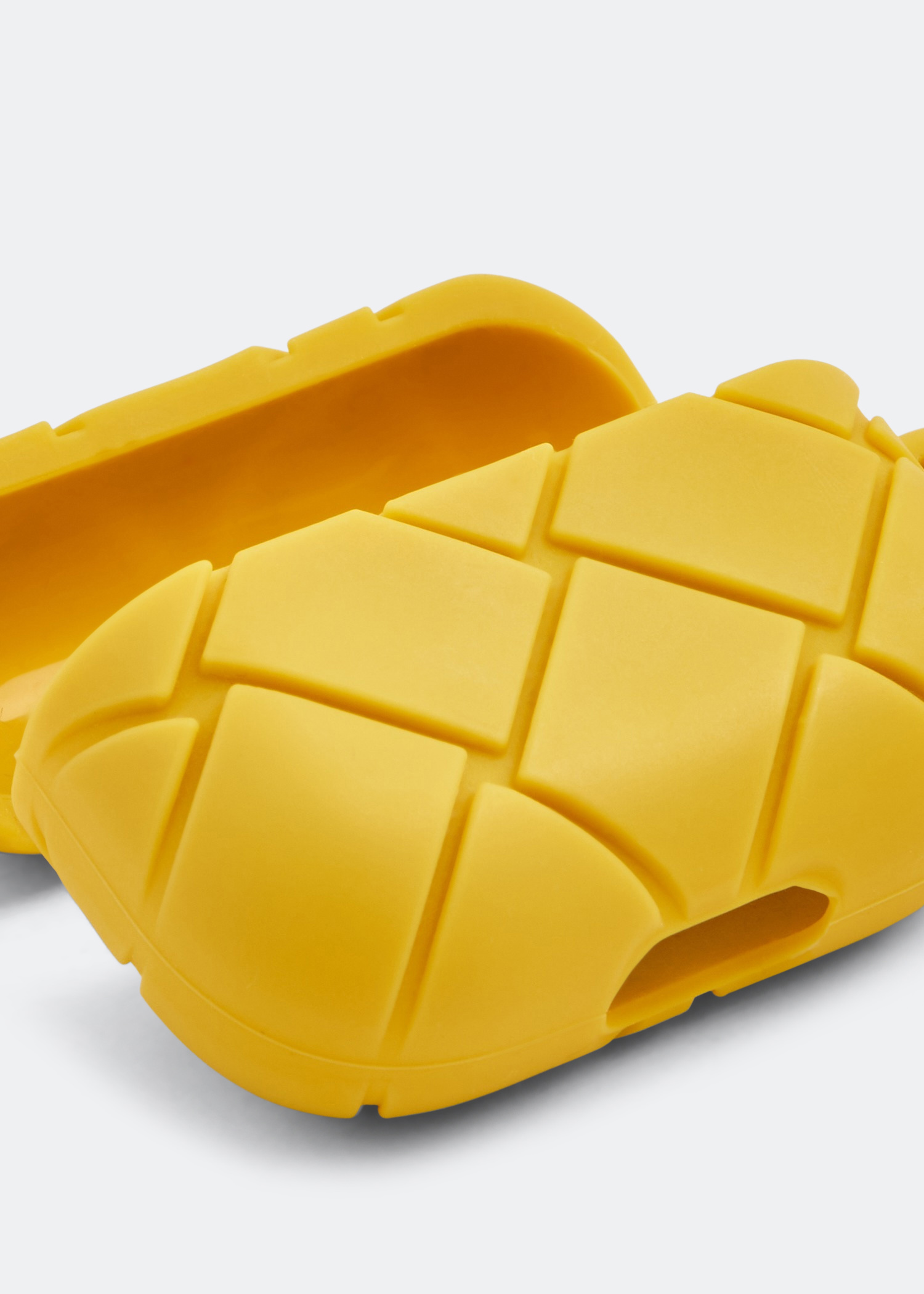 

Rubber AirPods Pro case, Yellow