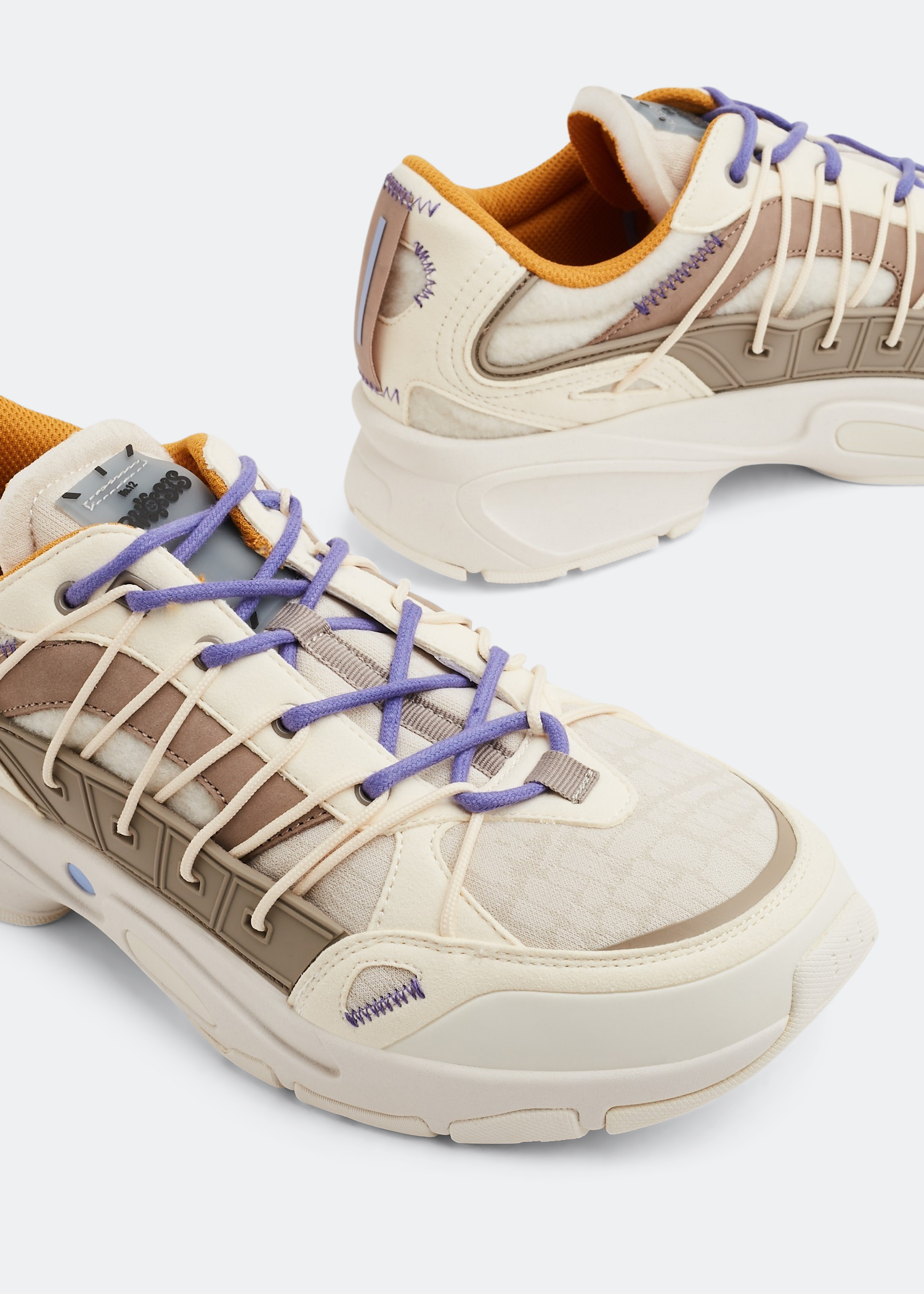 

B12 Aratana 1.3 sneakers, White