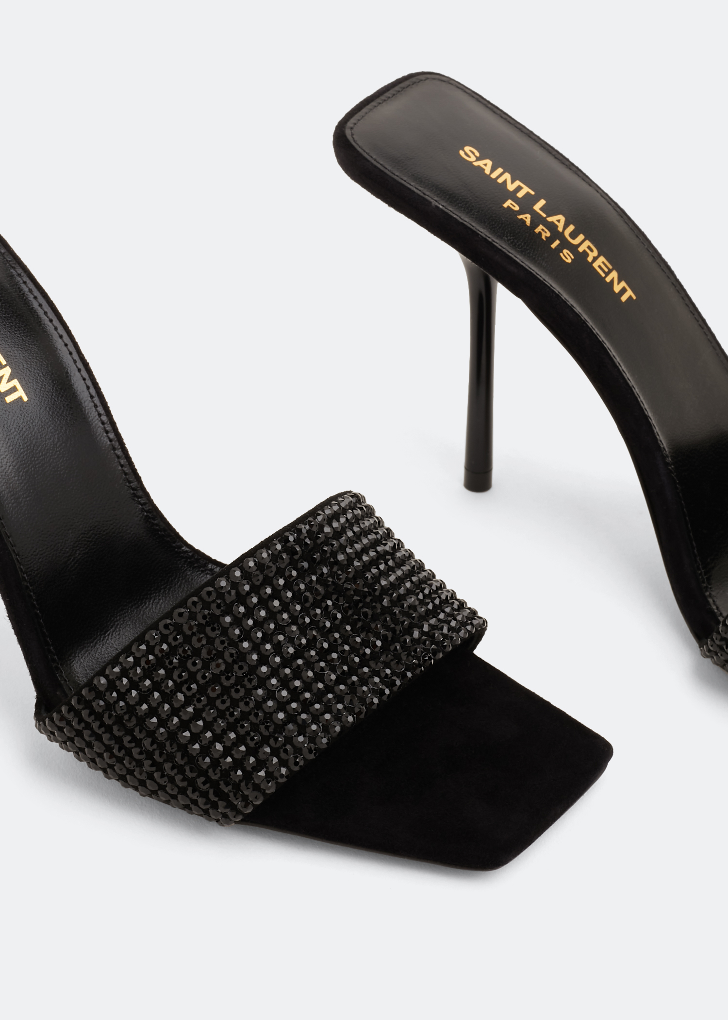 

Lucky mules, Black