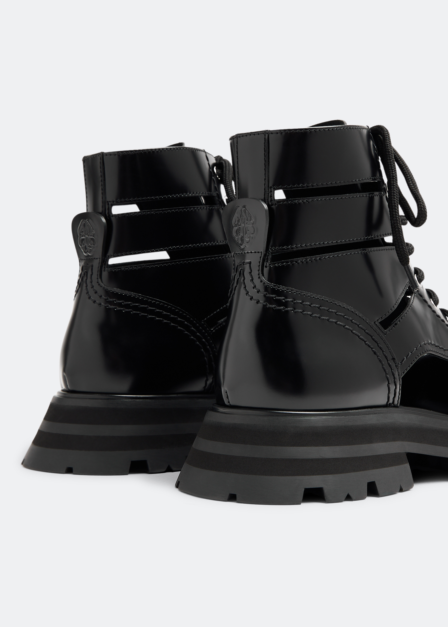 

Wander lace-up boots, Black