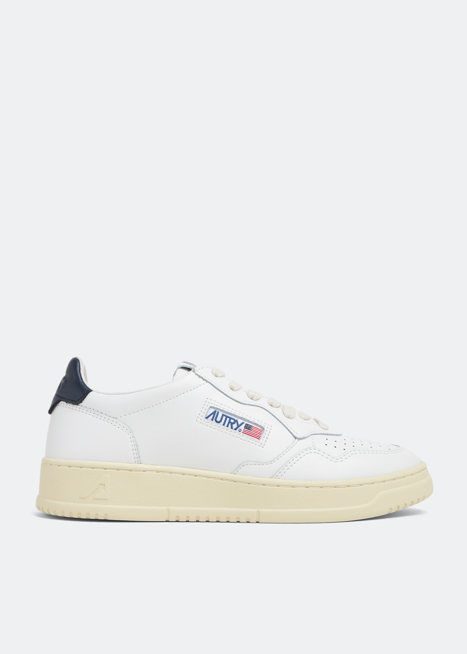 

Medalist low sneakers, White