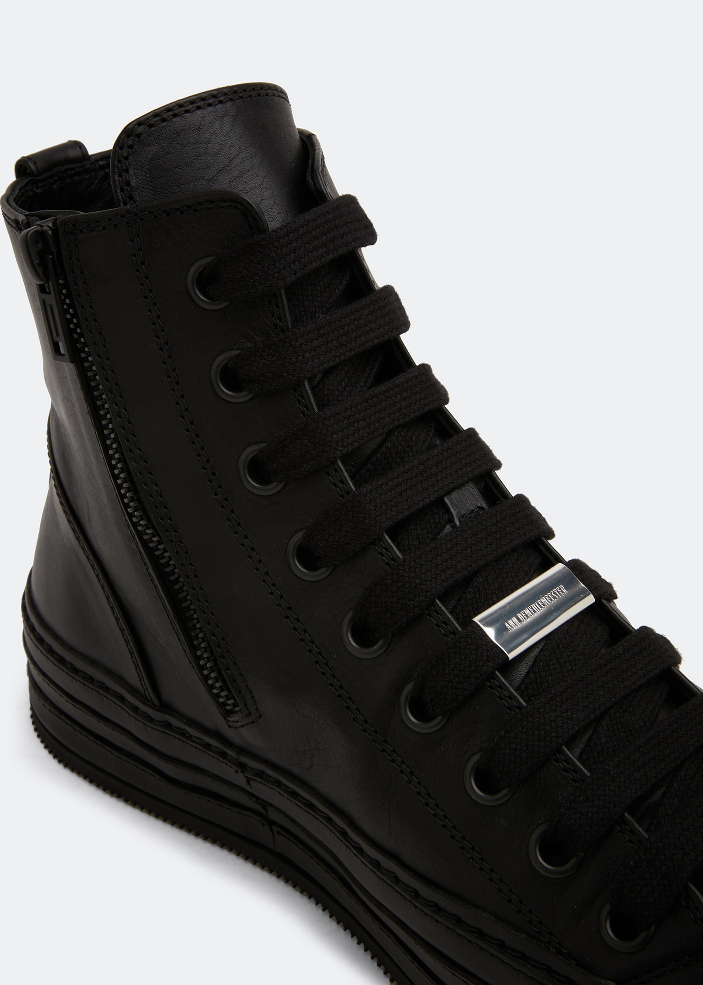 

Raven sneakers, Black