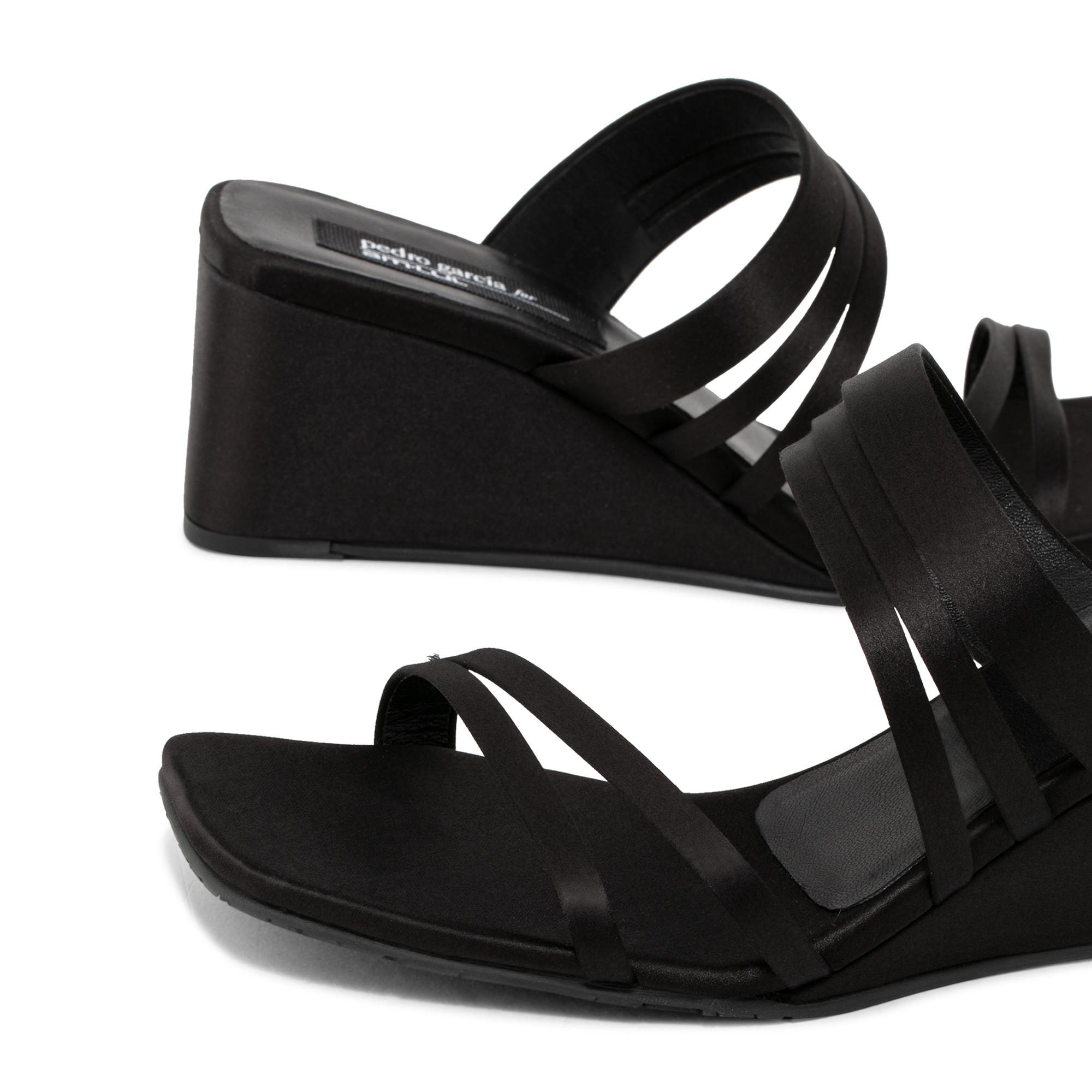 

x Amlul Barbaria wedge mules, Black