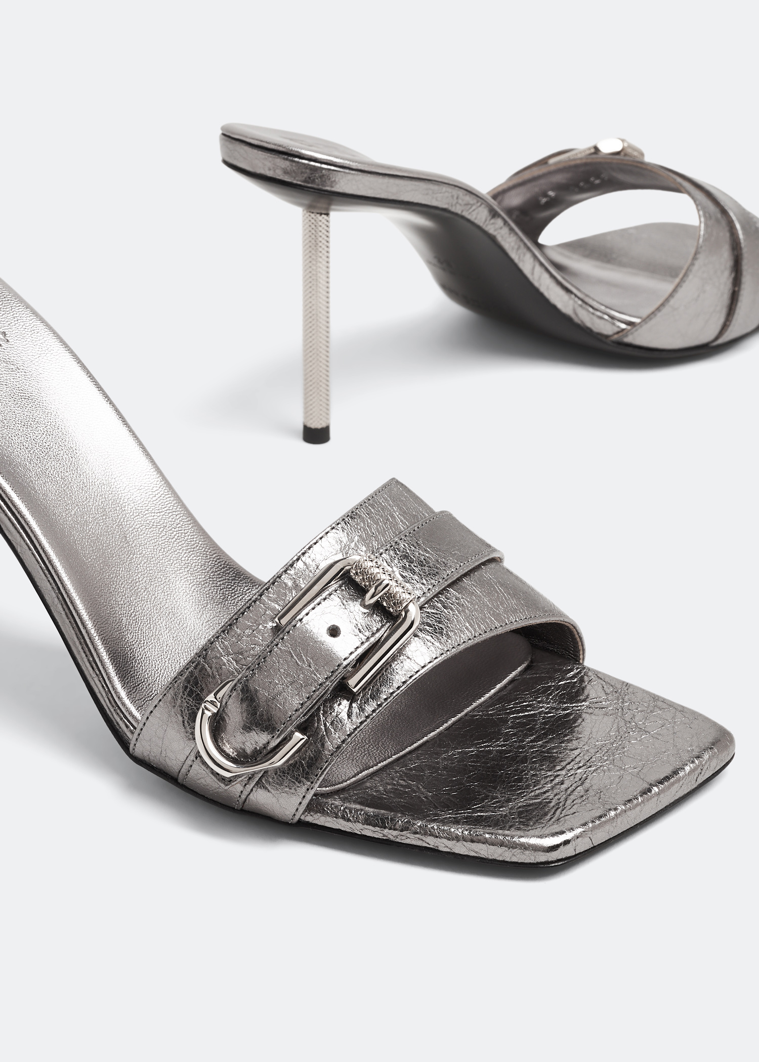 

Voyou mules, Silver