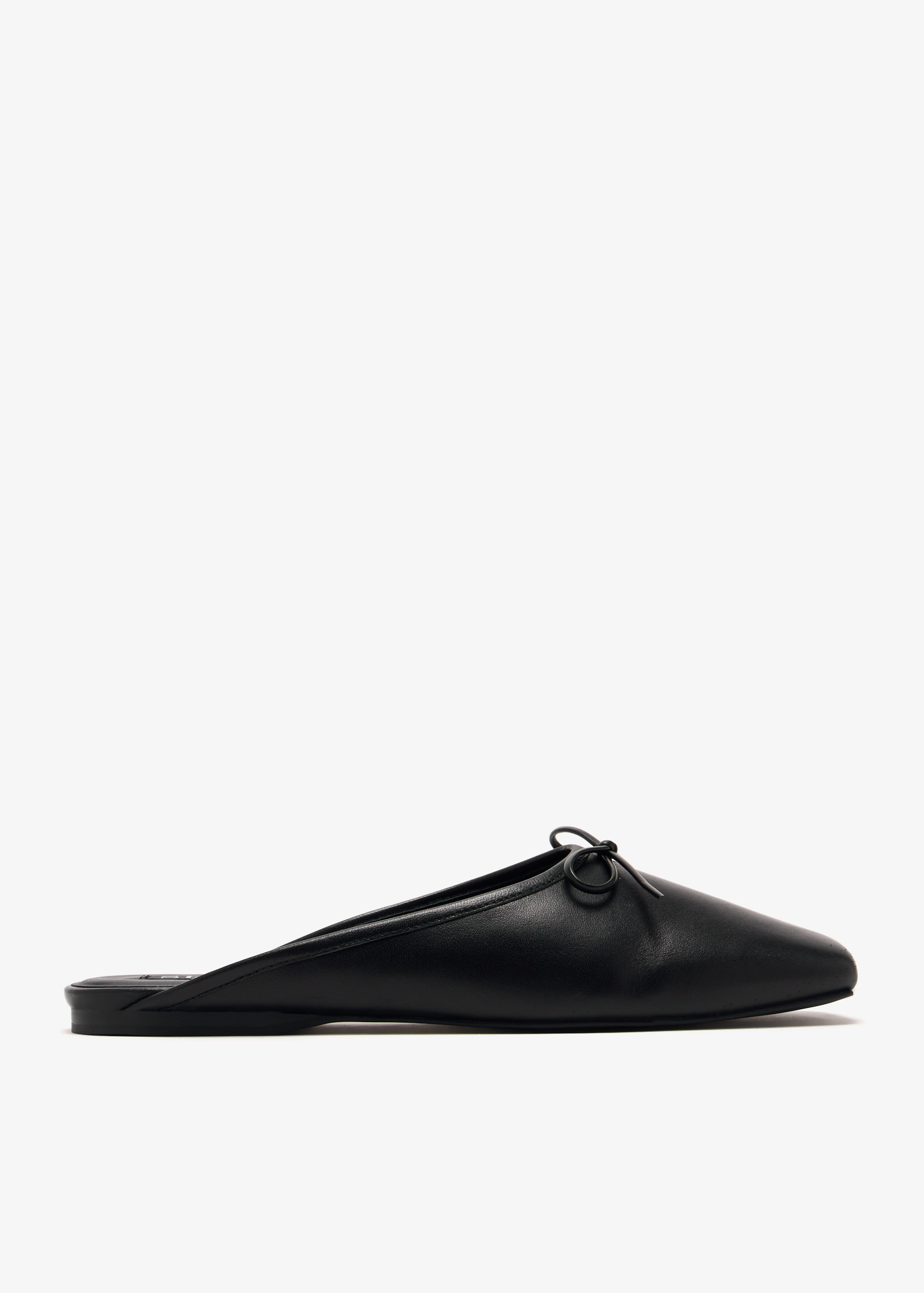 

Bennett I mules, Black