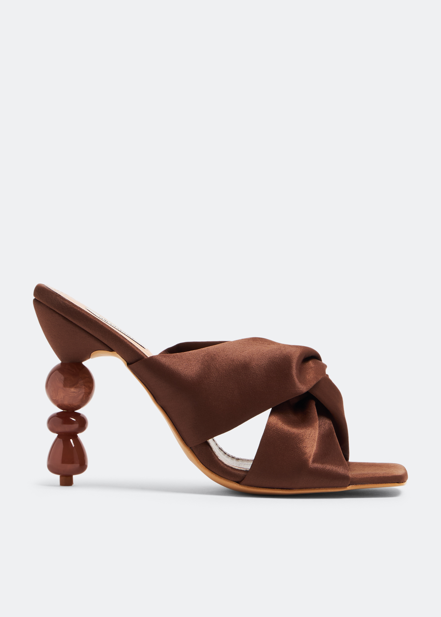 

Camelia mules, Brown