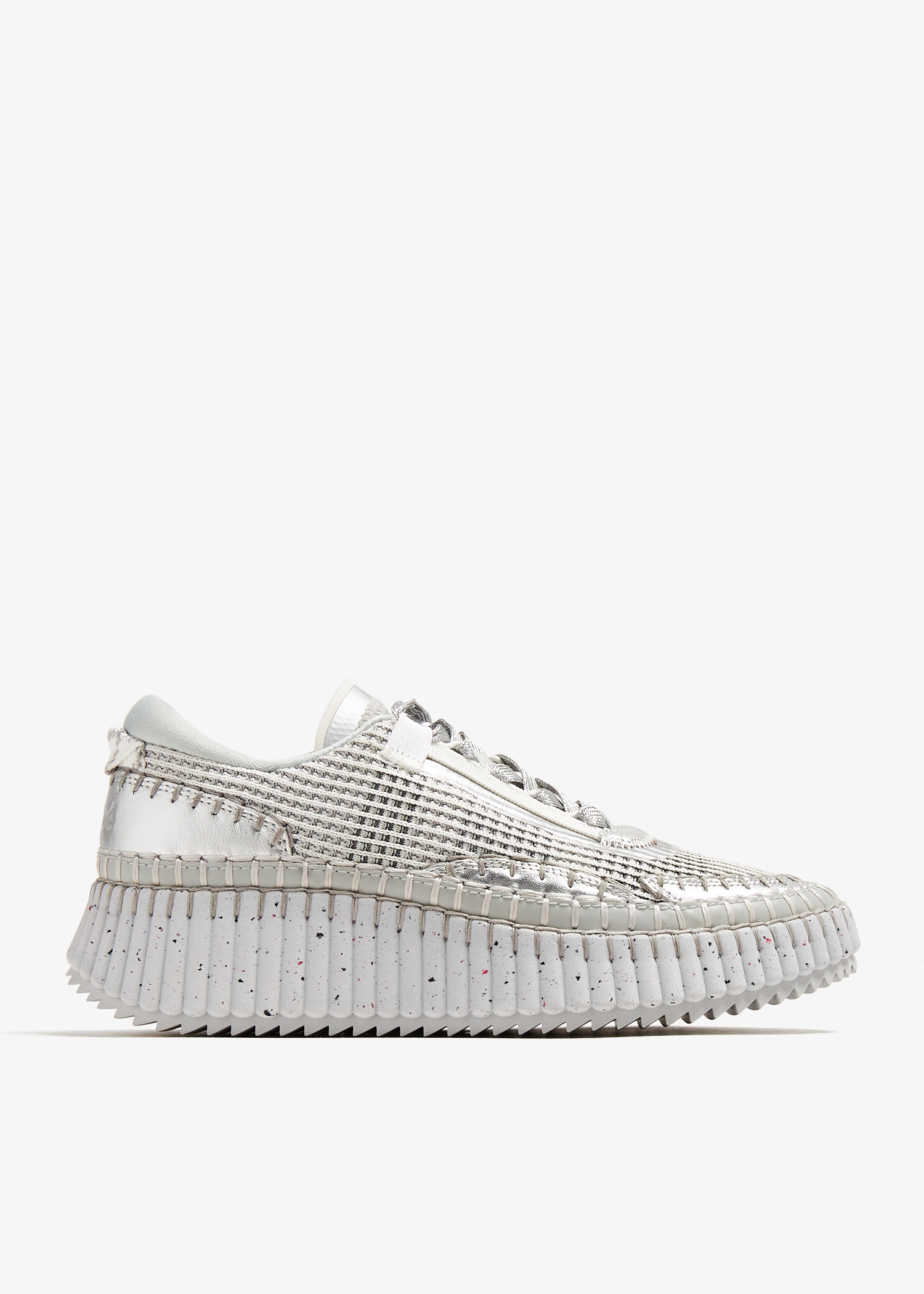

Nama sneakers, Silver