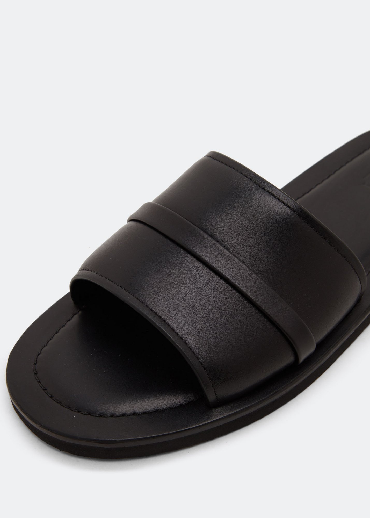 

Exclusive Dom slides, Black