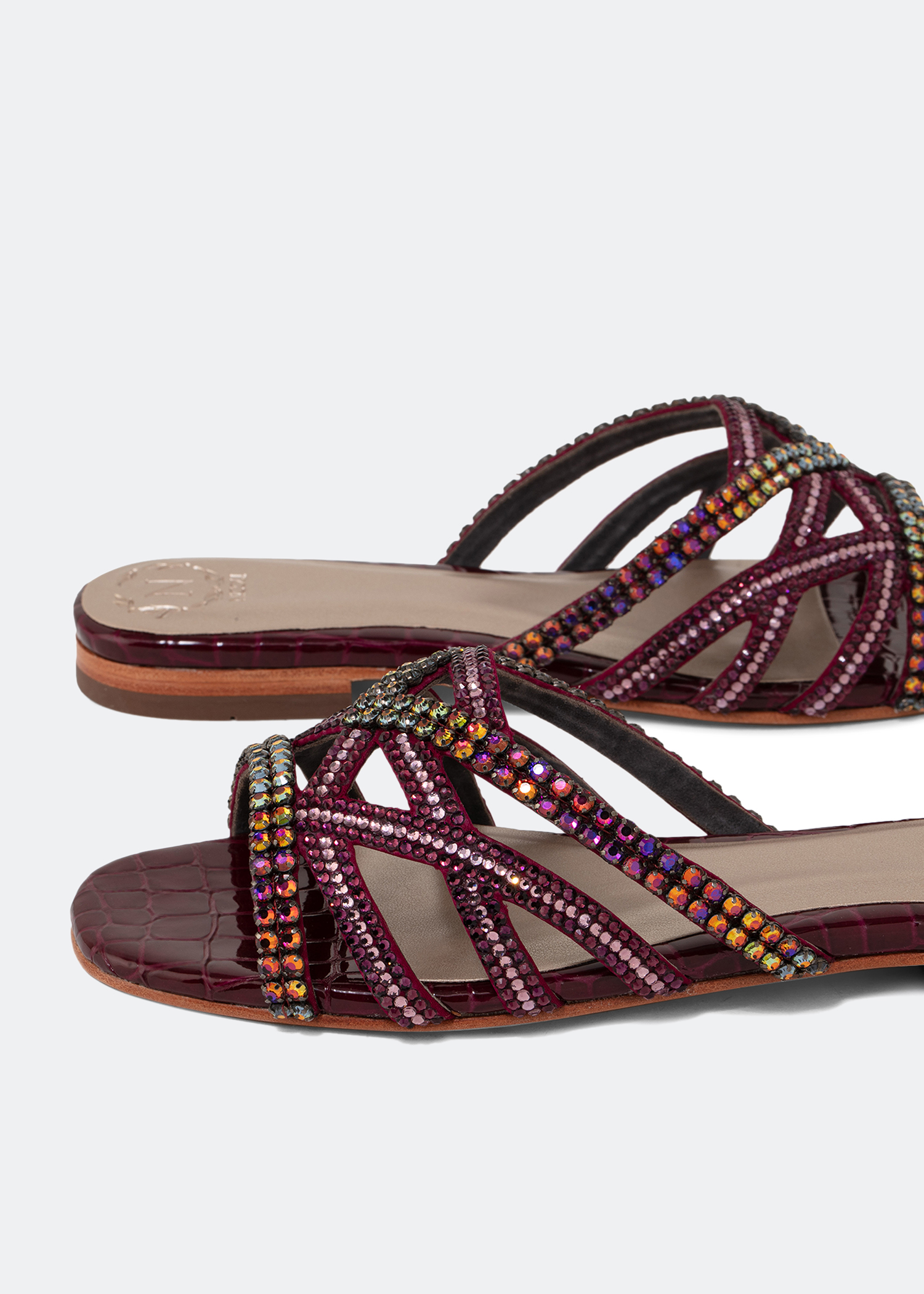 

Evyan flat sandals, Burgundy