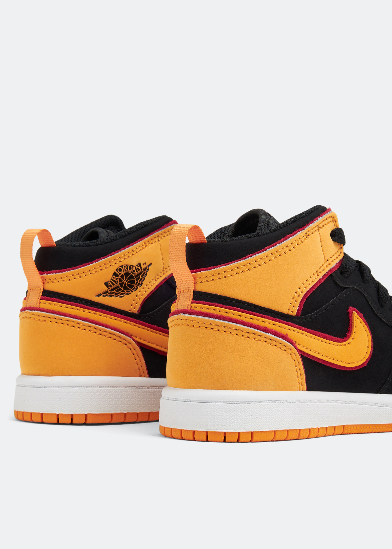 

Air Jordan 1 Mid 'Vivid Orange' sneakers