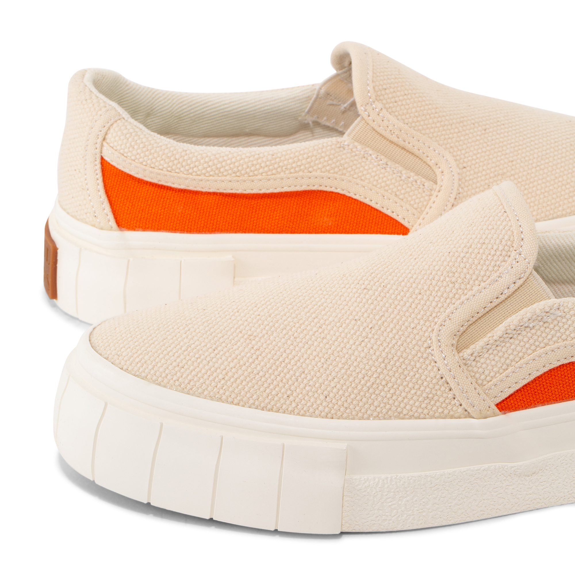 

Yess slip-on sneakers, Beige