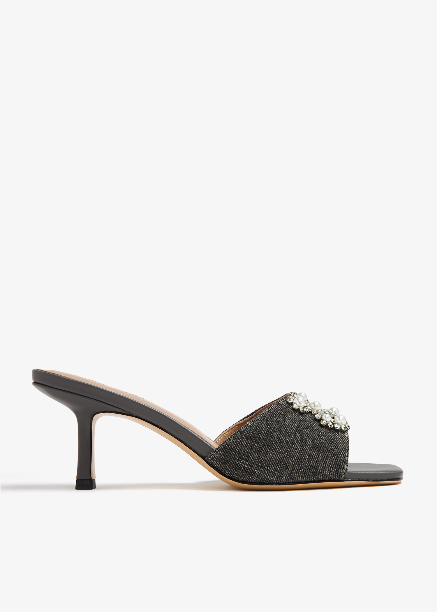 

Grazina mules, Grey