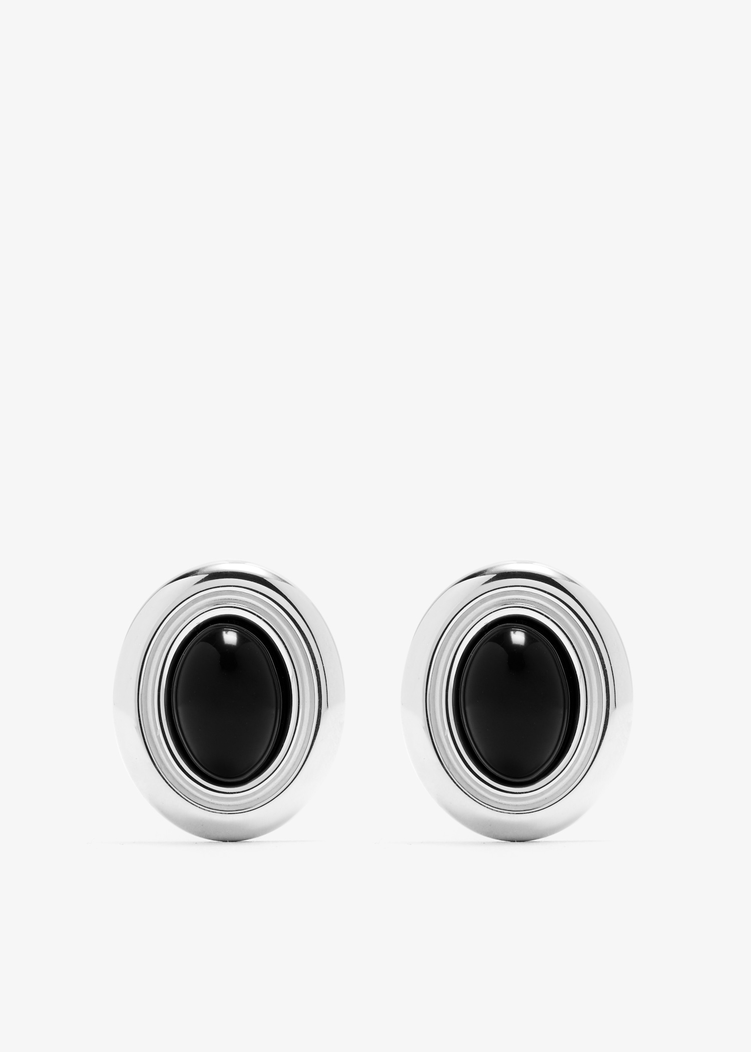 

Prize earrings, Silver