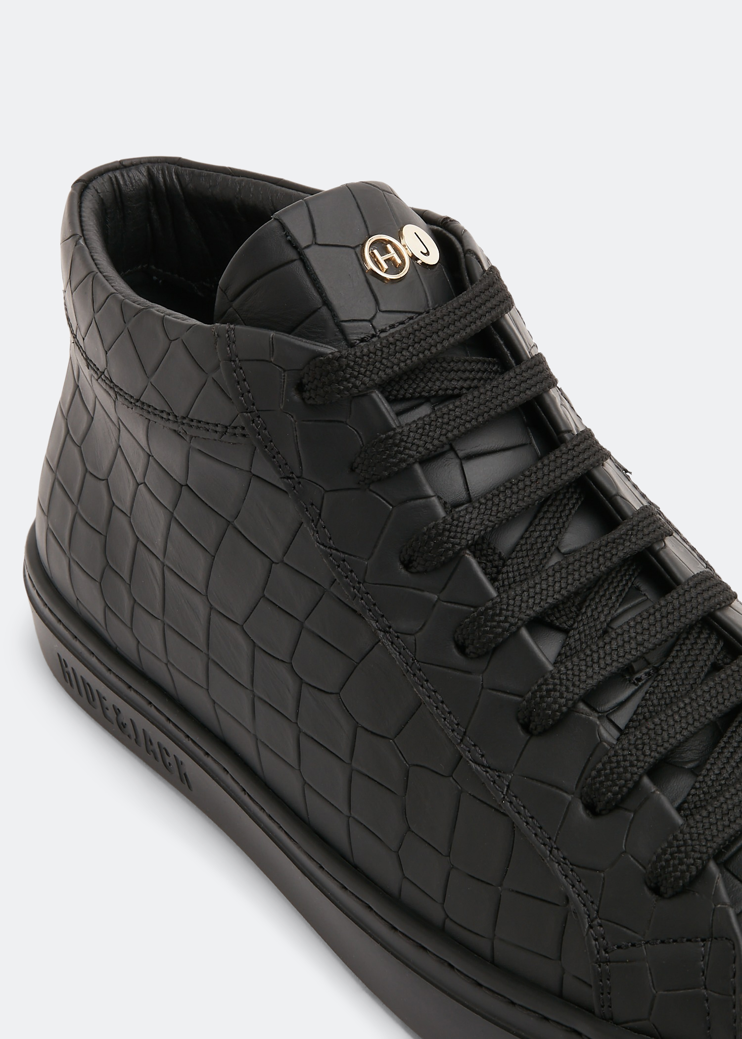 

Essence high-top sneakers, Black