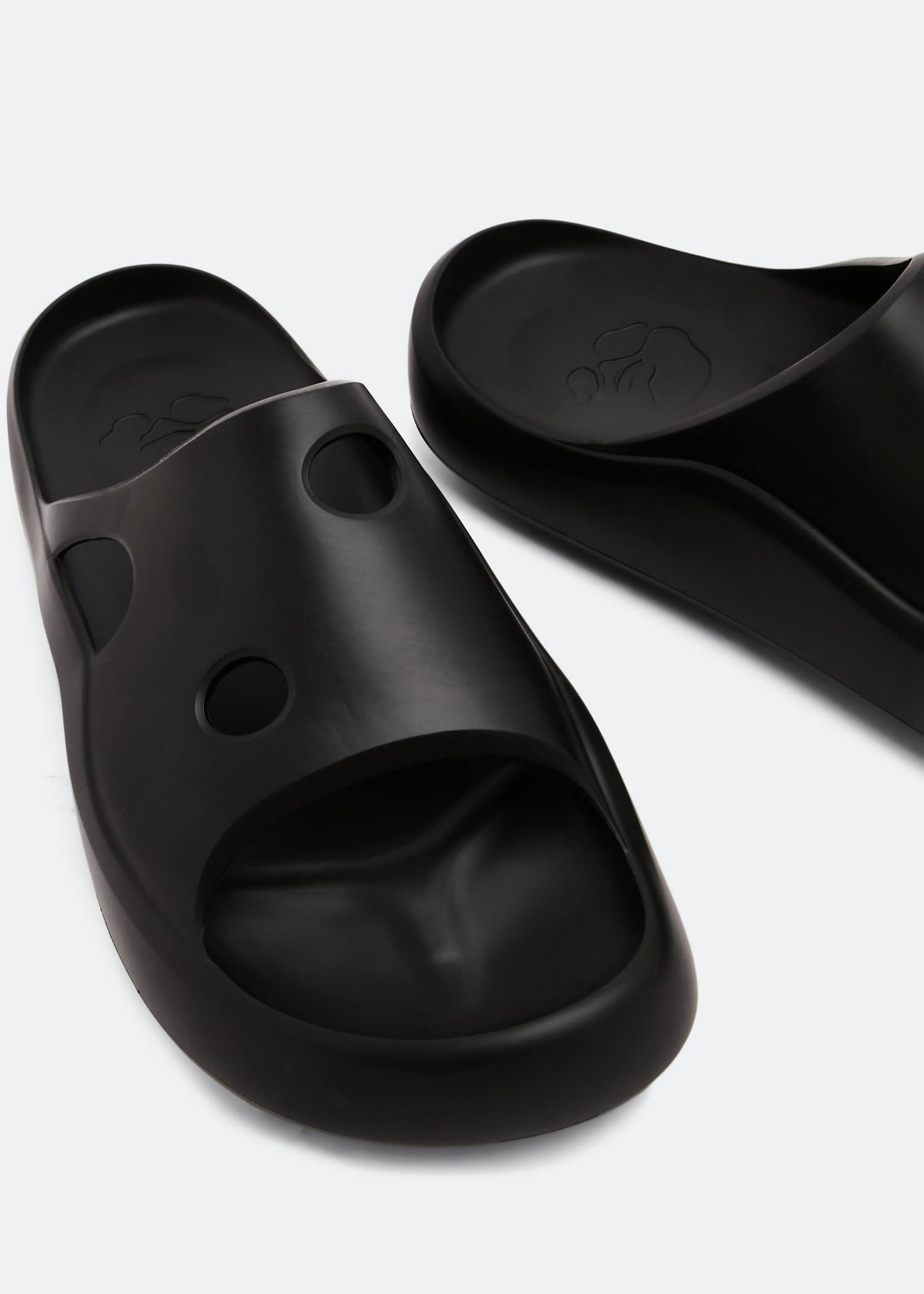

Meteor slides, Black