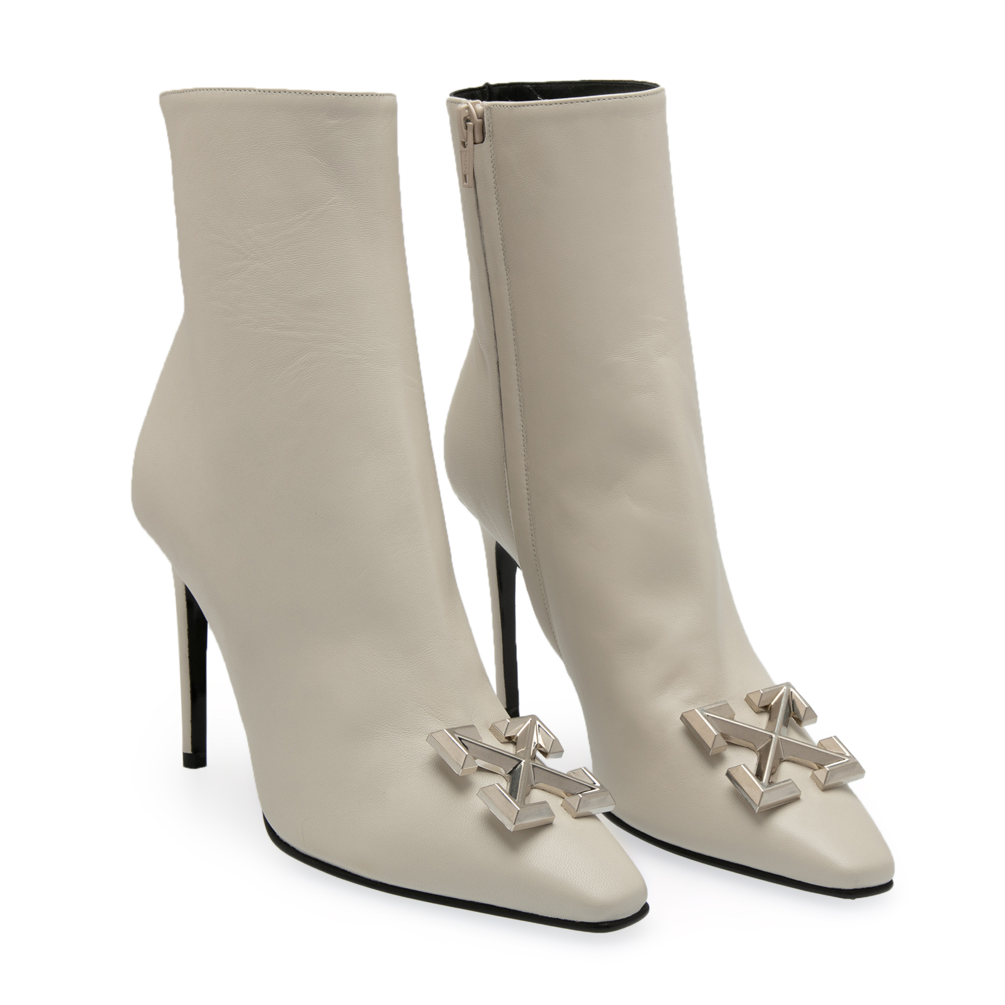 

Arrow boots, White