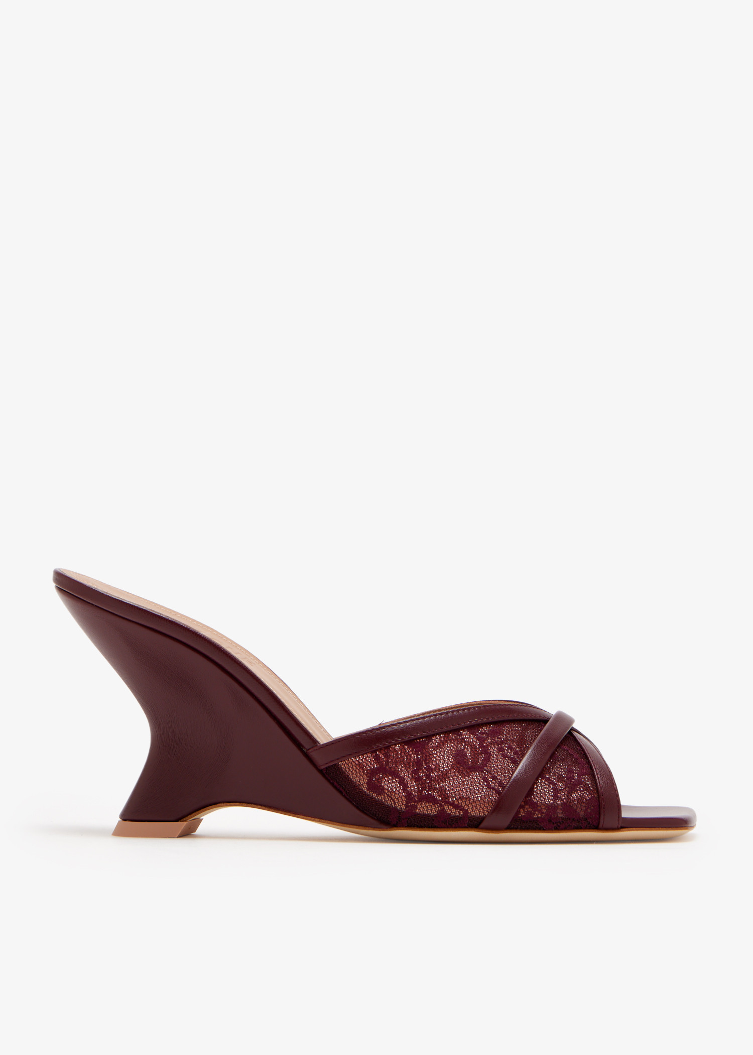 

x Nojoud Alrumaihi Perla 85 mules, Burgundy