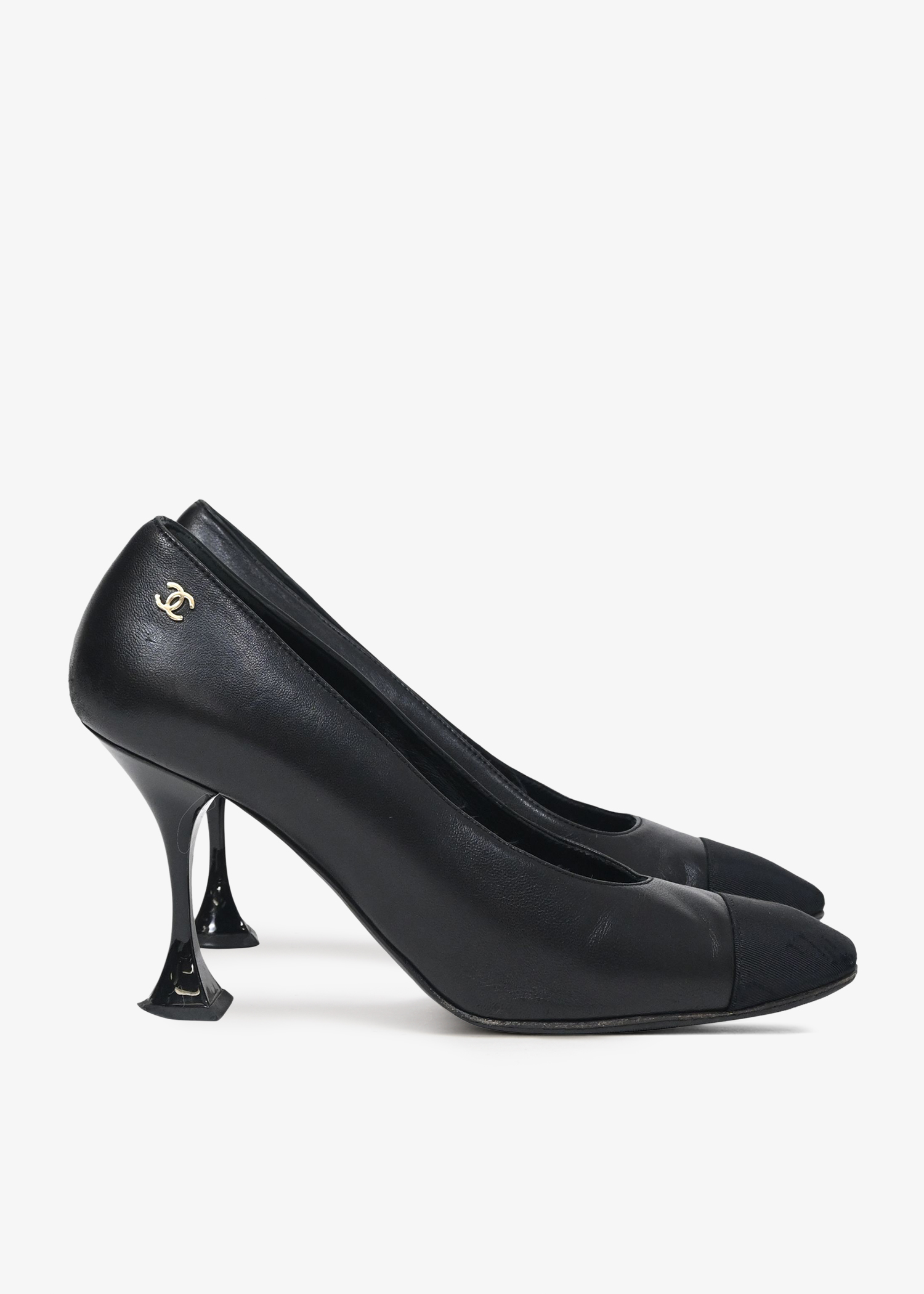 

Interlocking CC pumps, Black