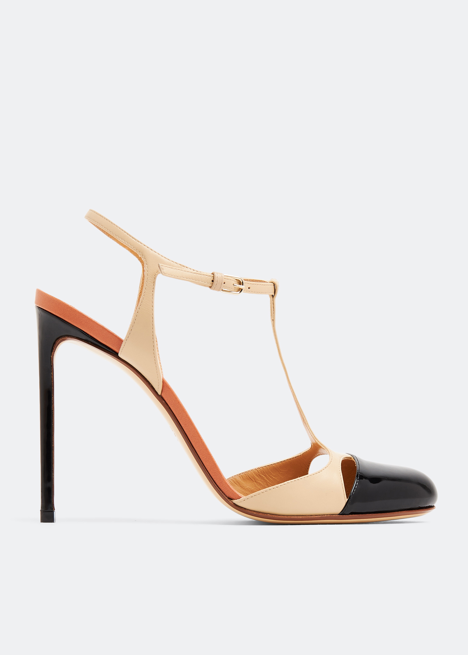 

Two-tone patent leather pumps, Beige