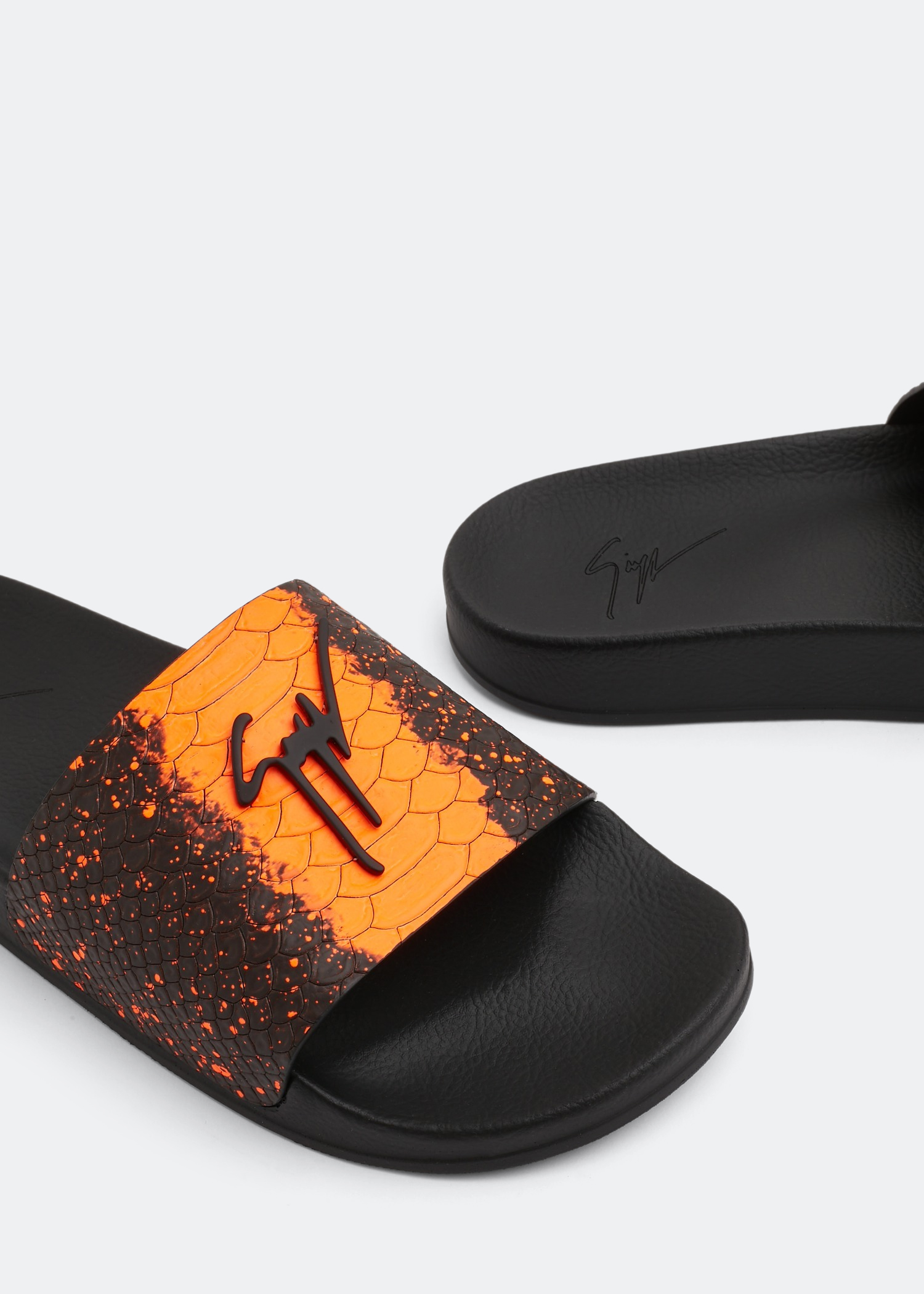 

Brett slides, Black