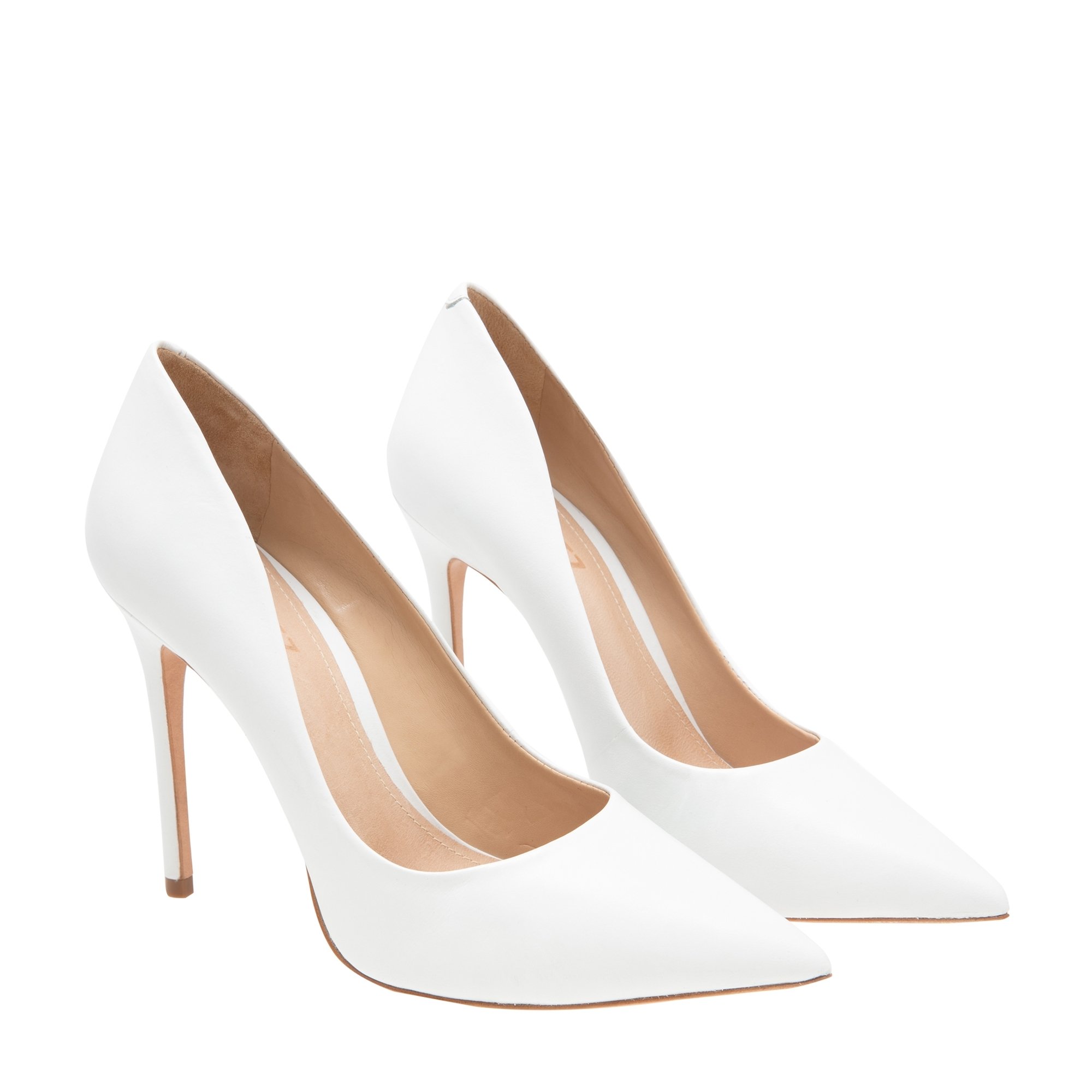 

Point-toe pumps, White