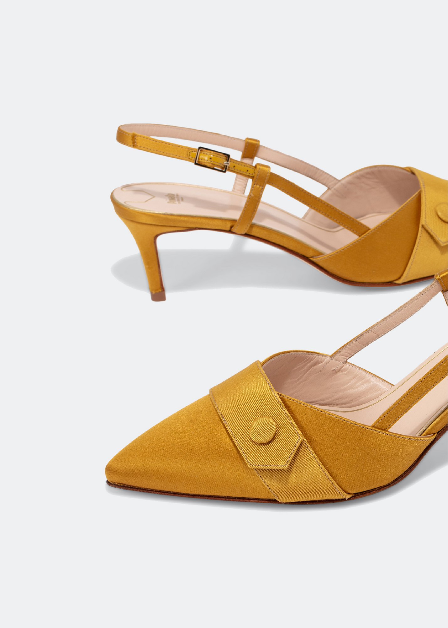 

Button detail pumps, Yellow