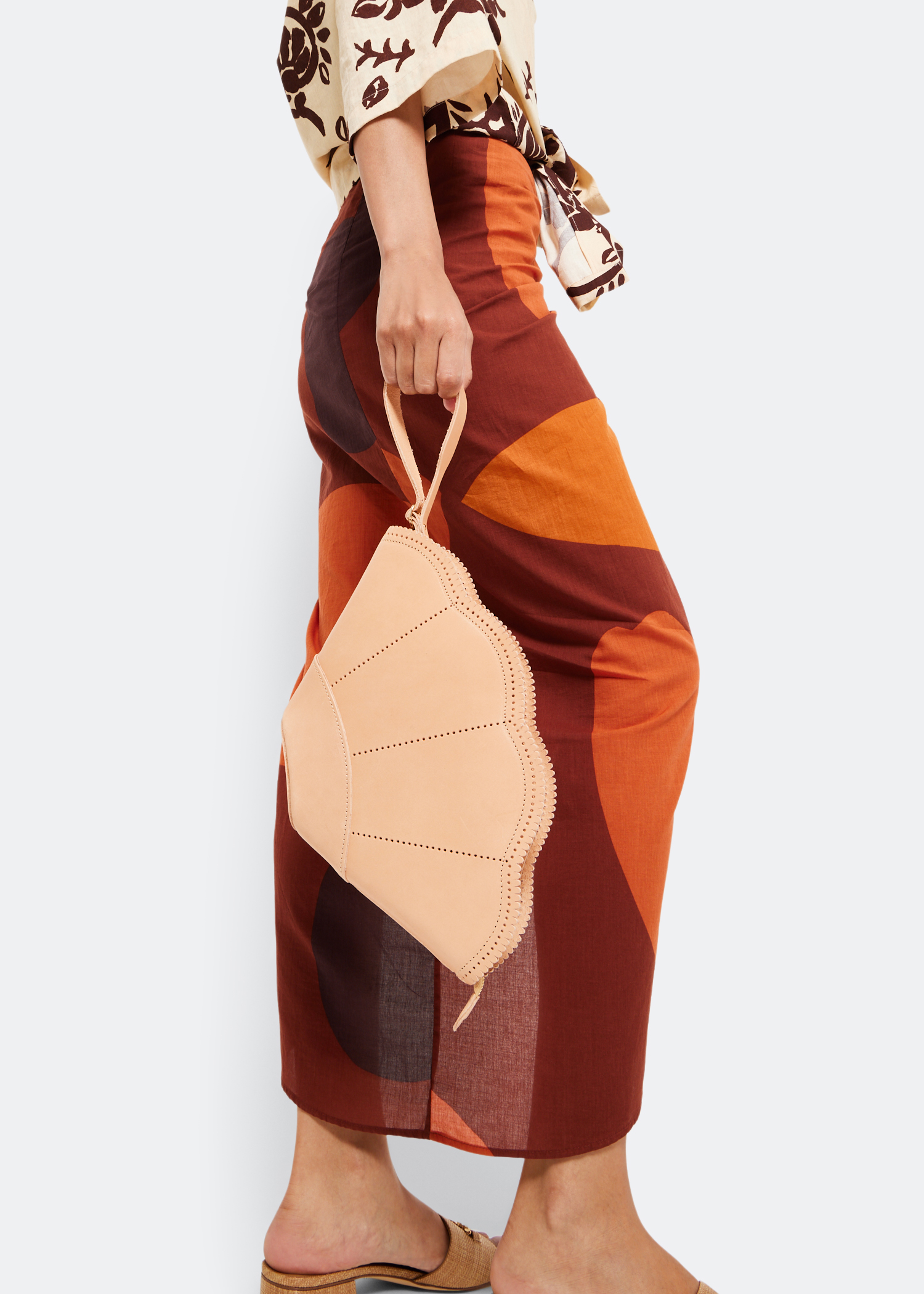 

Shell clutch, Beige